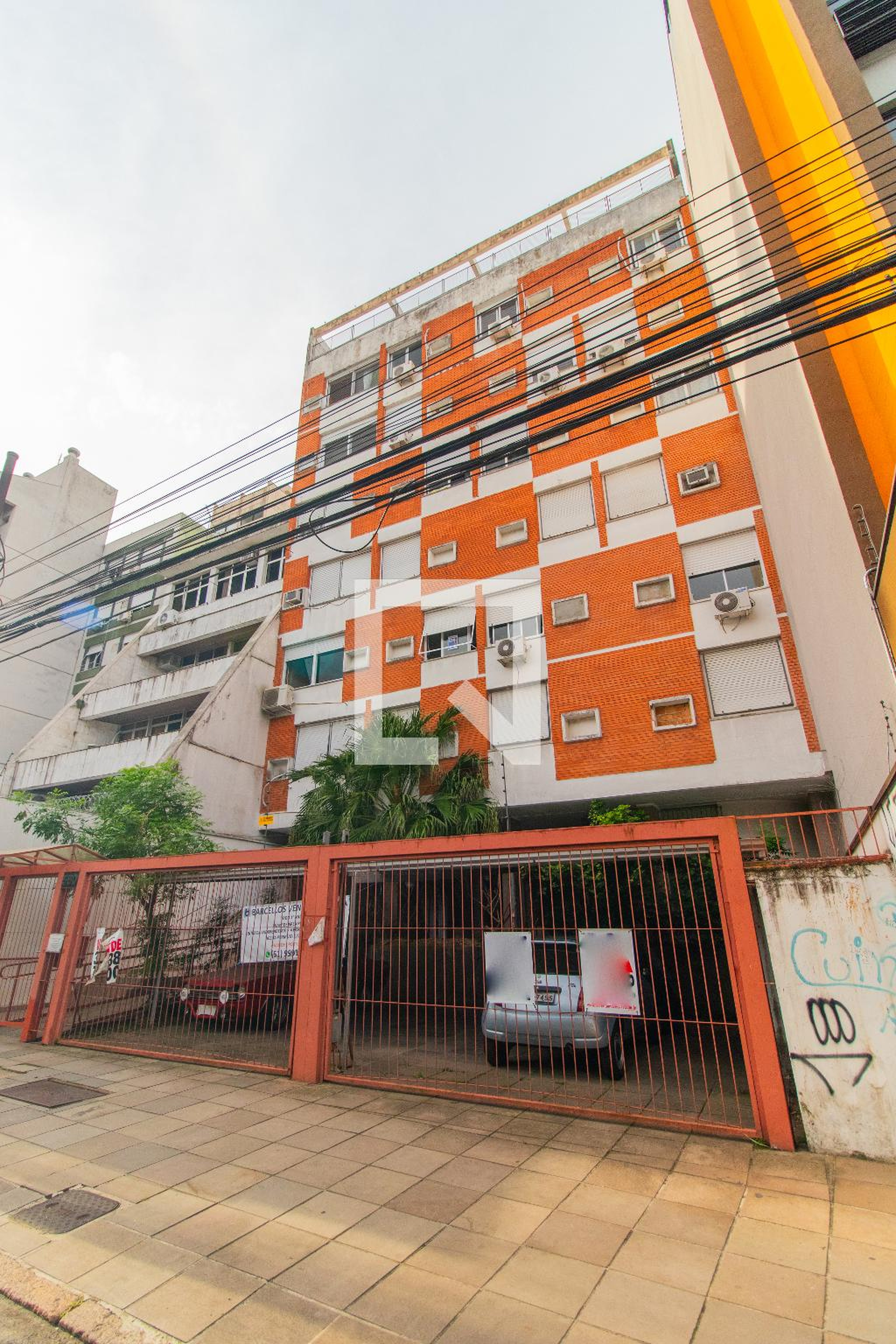 Fachada Condomínio em Rua Washington Luiz, 580