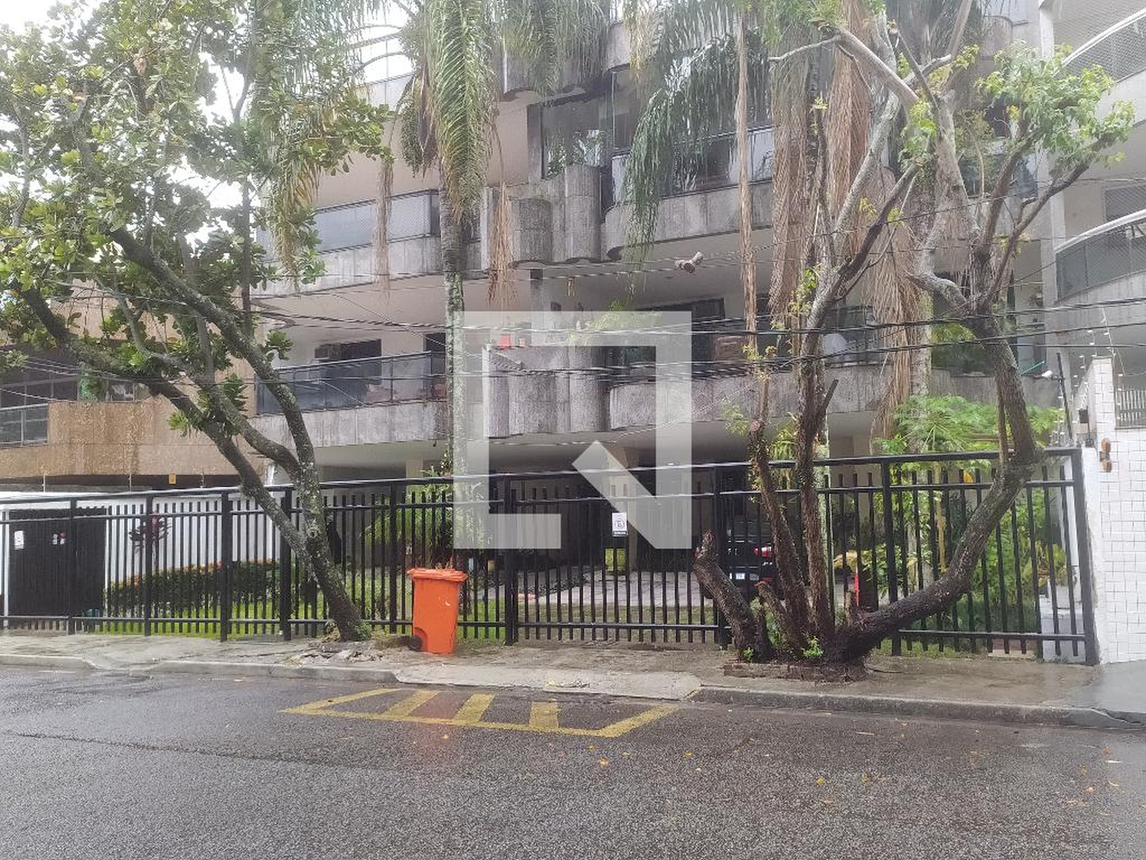 Fachada Condomínio em Estrada Benvindo de Novaes, 940