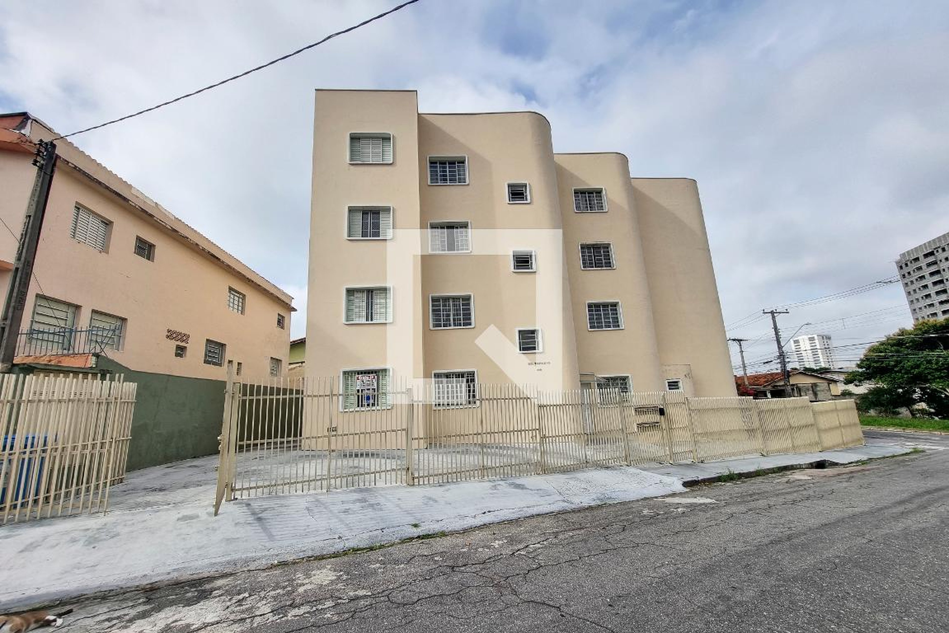 Fachada Condomínio em Rua Jaú, 46