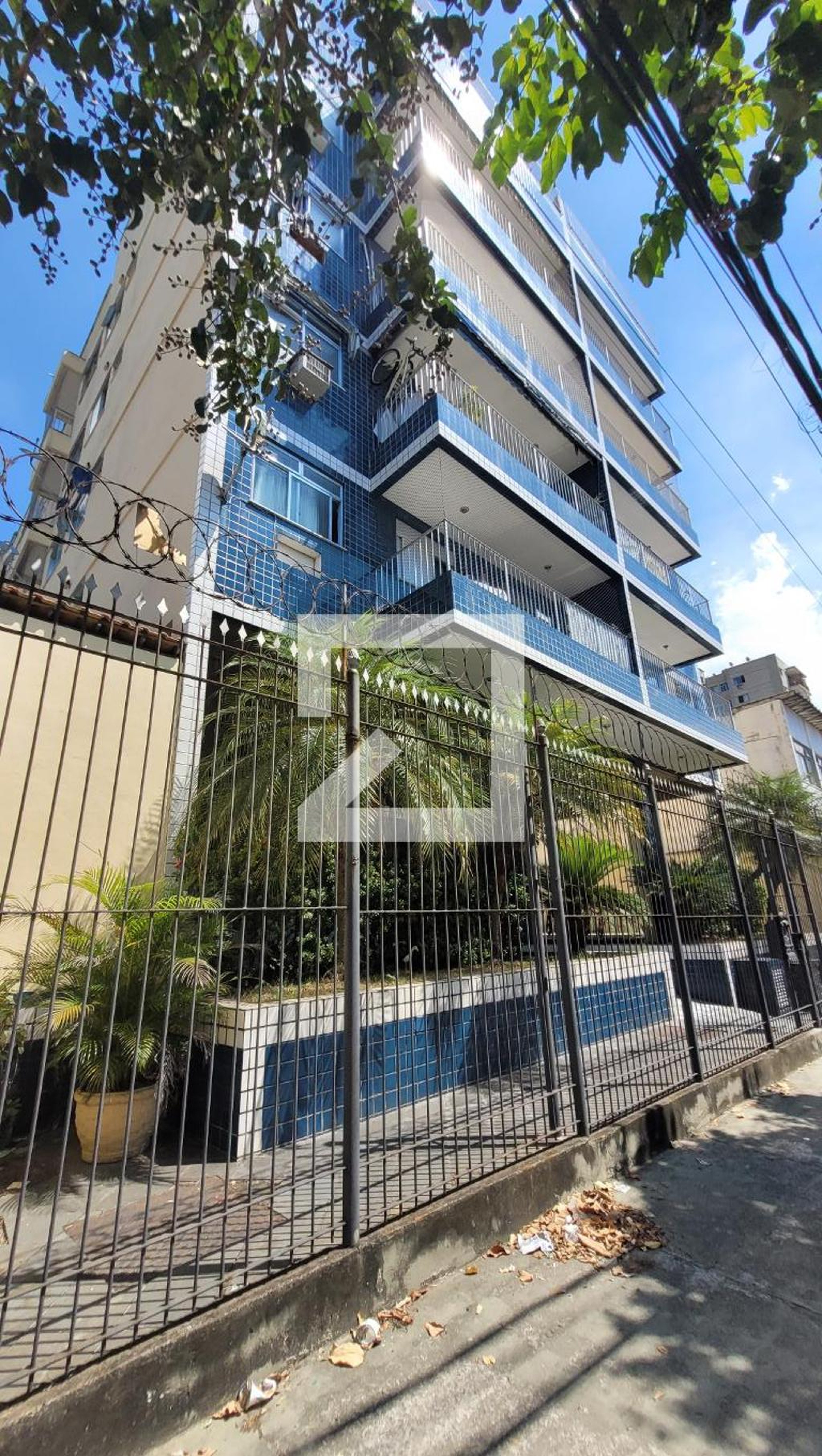 Fachada Condomínio em Rua Lima Drumond, 68