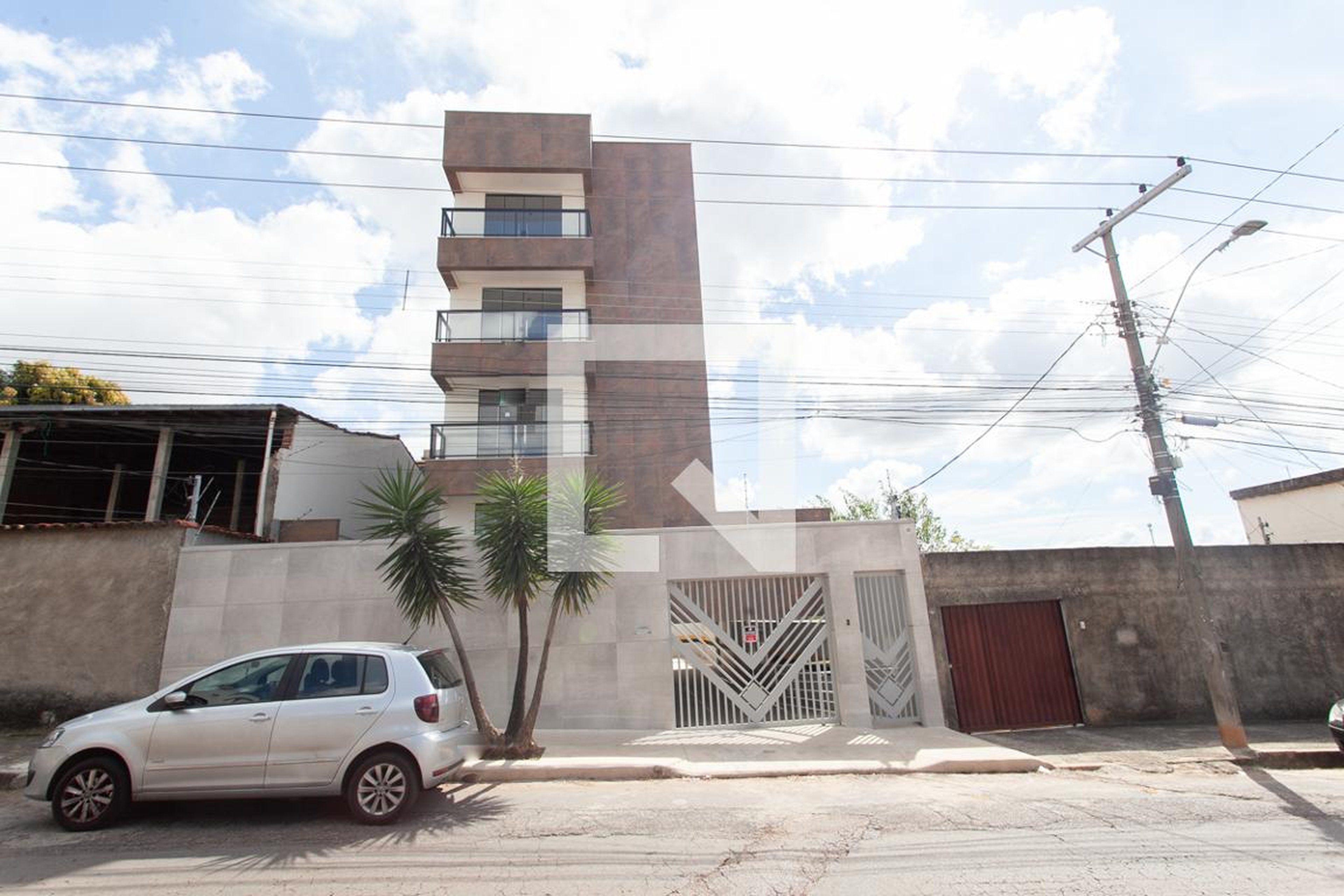 Fachada Condomínio em Rua Newton da Costa Silveira, 546