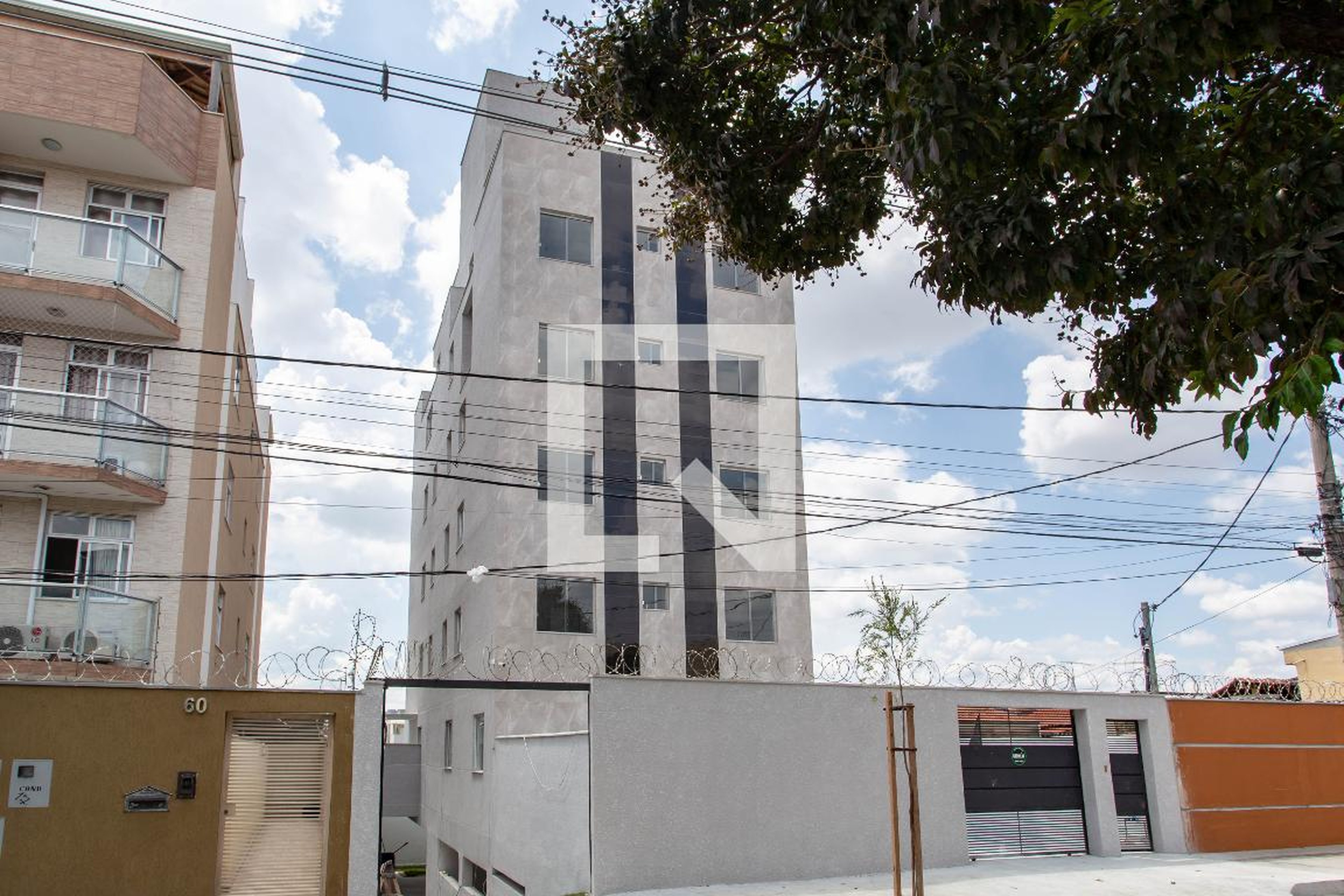 Fachada Condomínio em Rua José Galding, 50