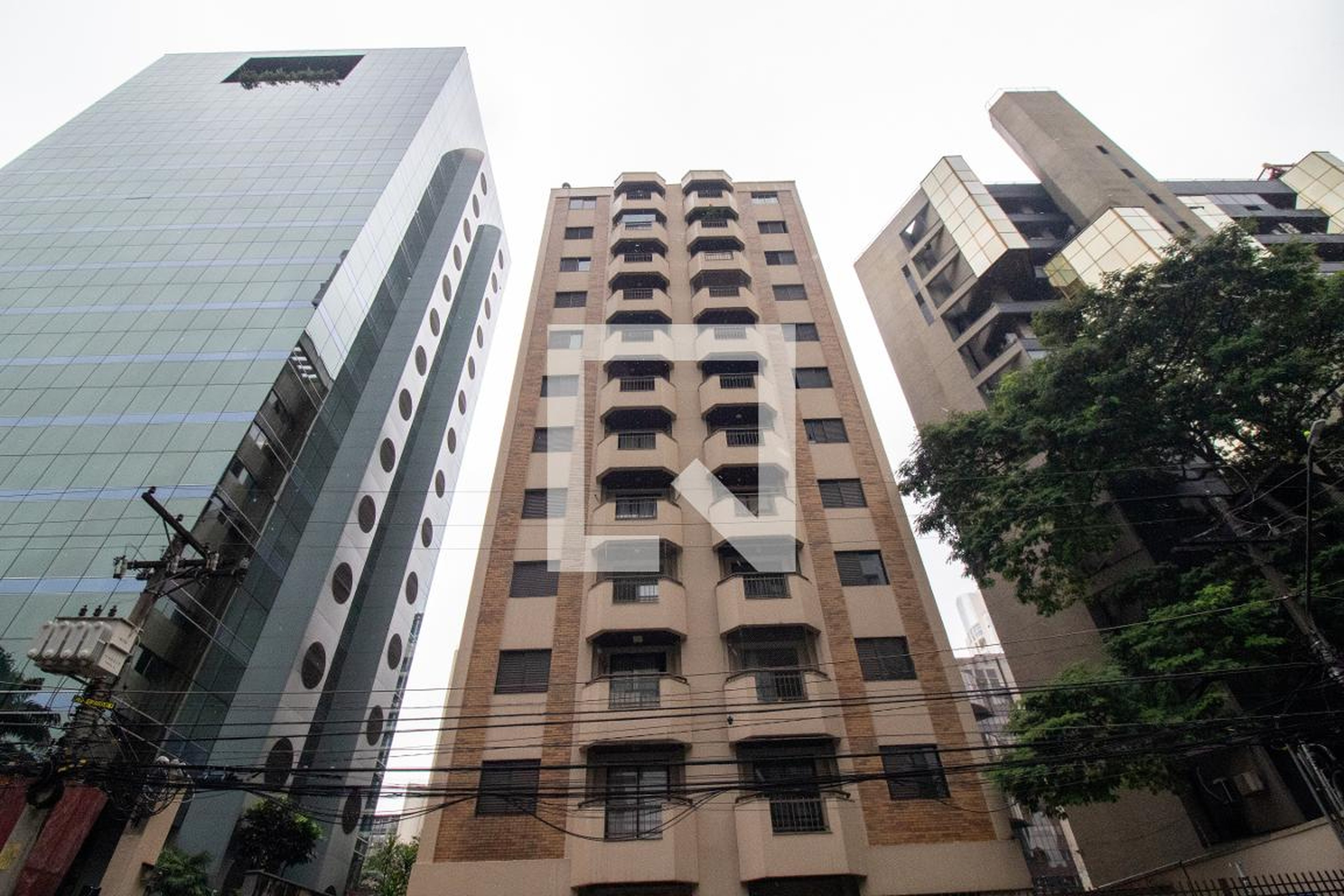 Fachada do Prédio Edifício Red Star