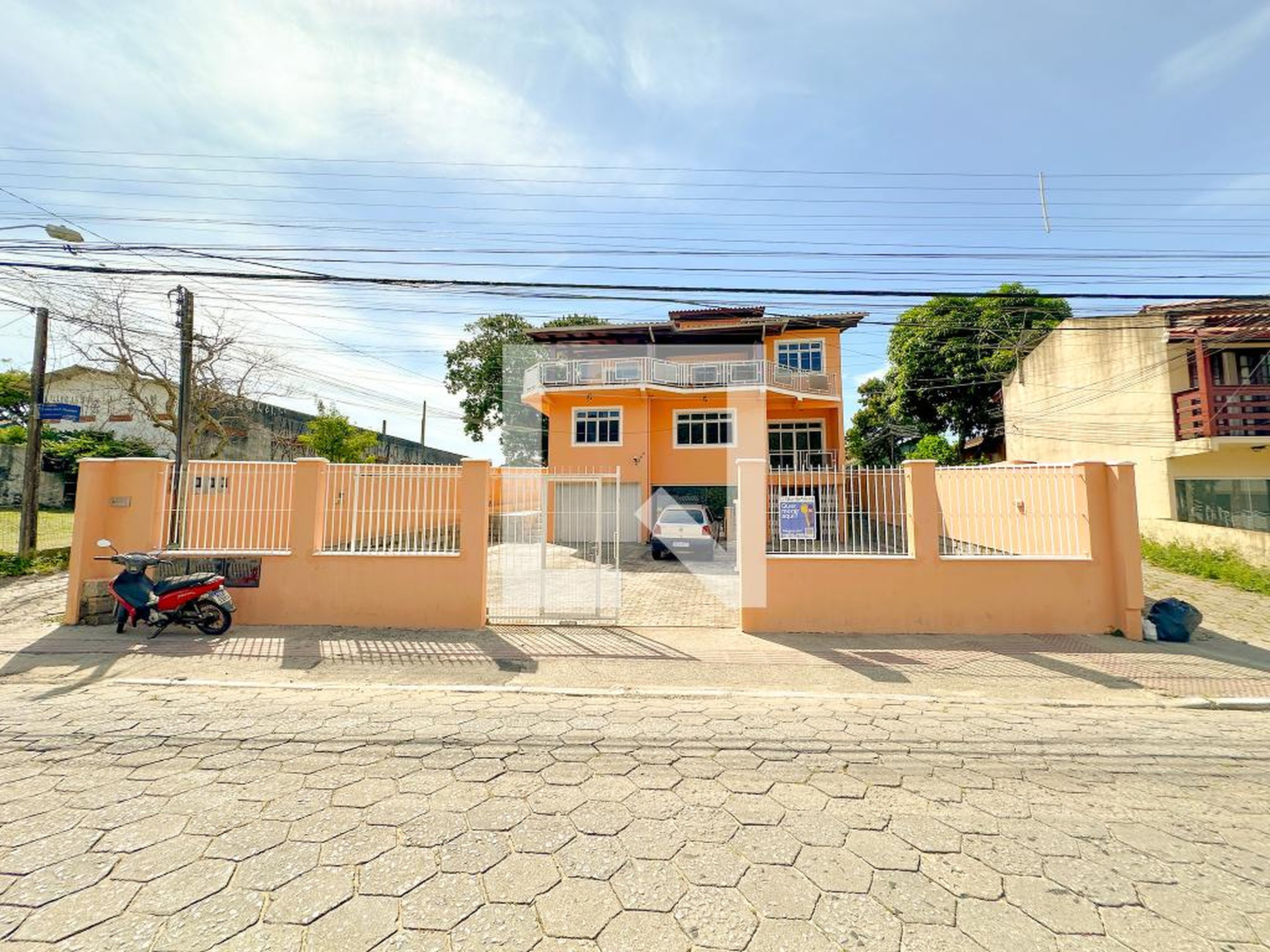 Fachada do Prédio Condomínio em Rodovia João Gualberto Soares, 6909