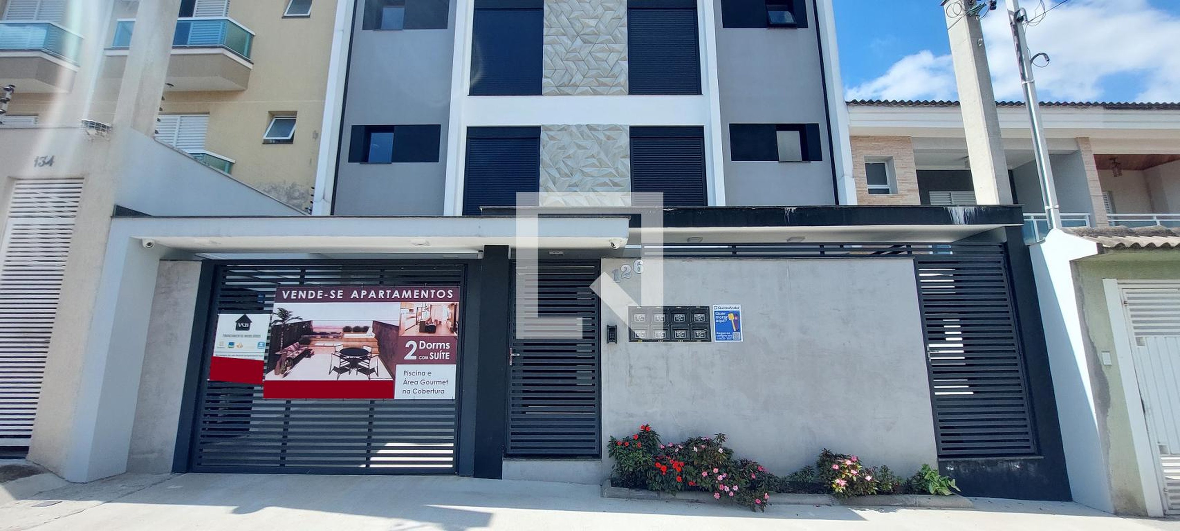Fachada Condomínio em Rua Haia, 126