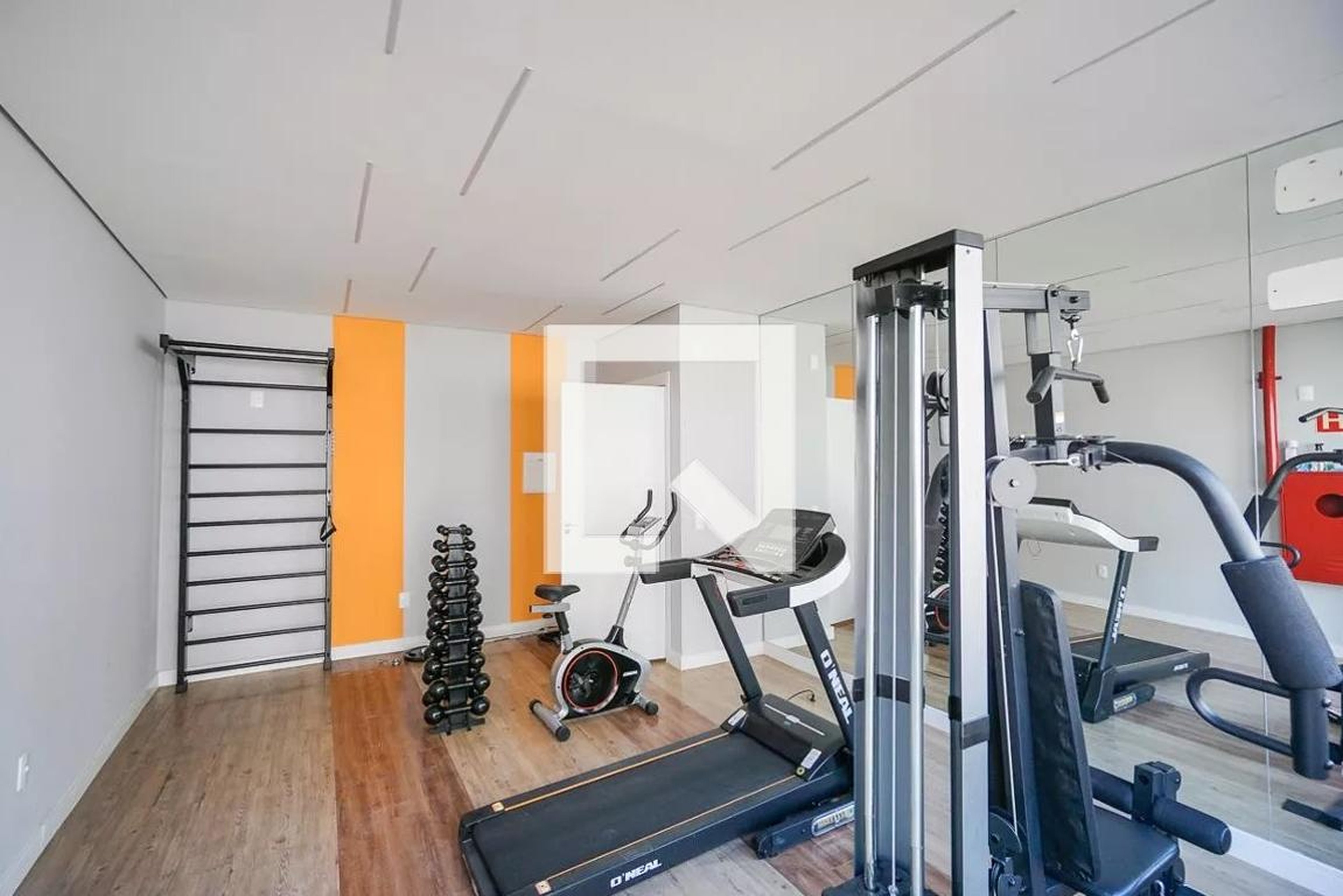 Academia - City Penha - Emccamp