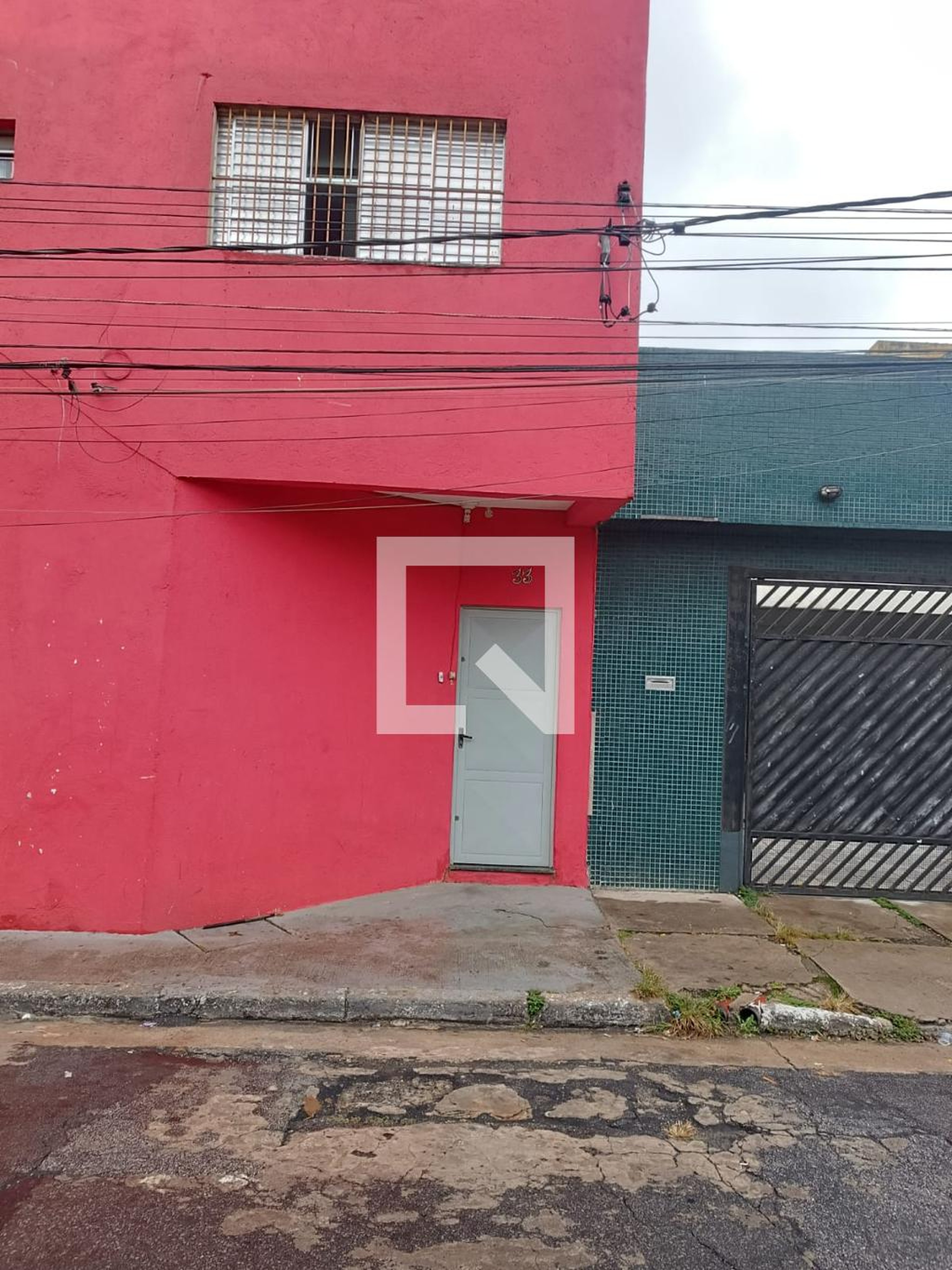 Fachada Condomínio em Rua Professor Vitor Miguel Romano, 33
