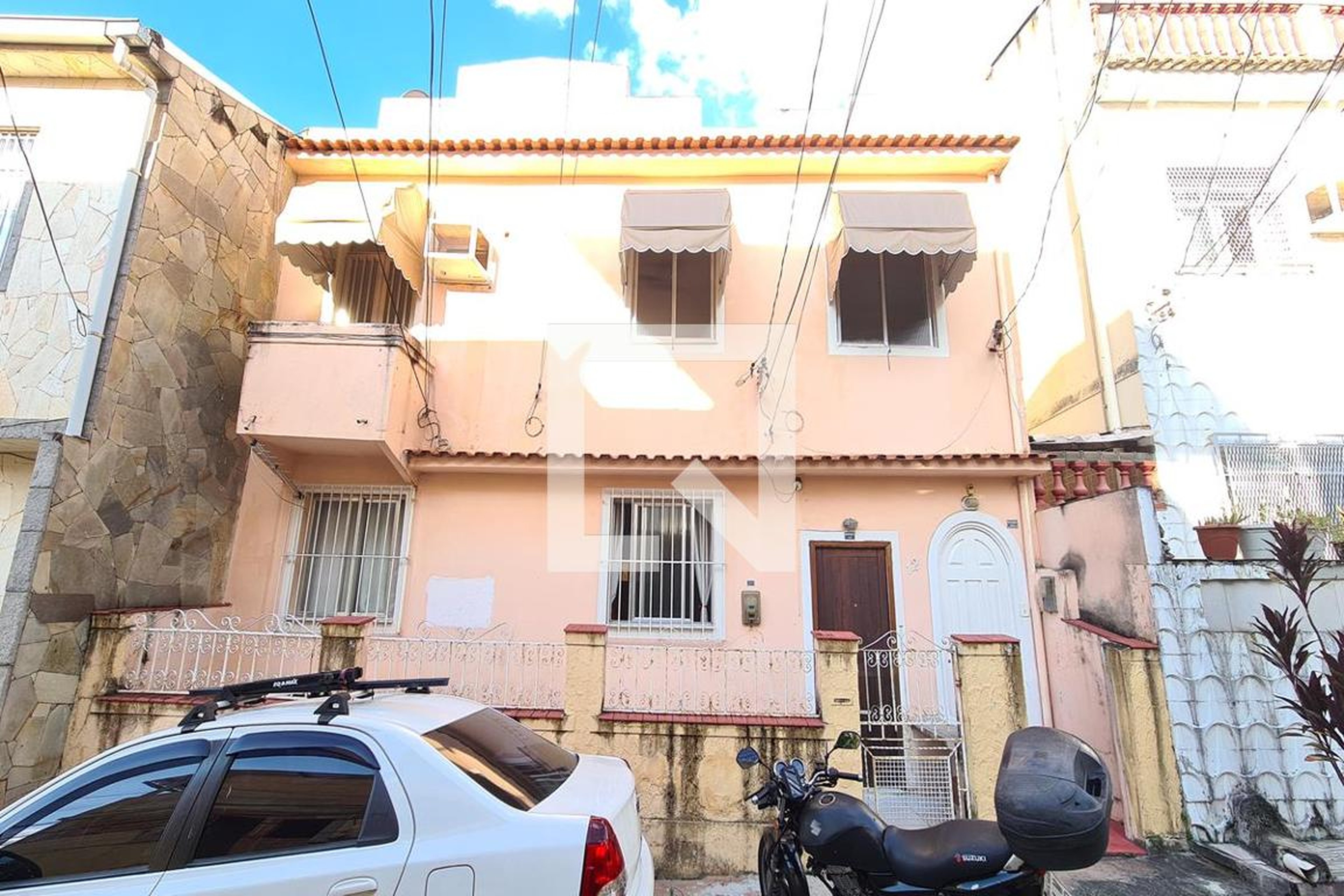 Fachada Condomínio em Rua Grão Pará, 380