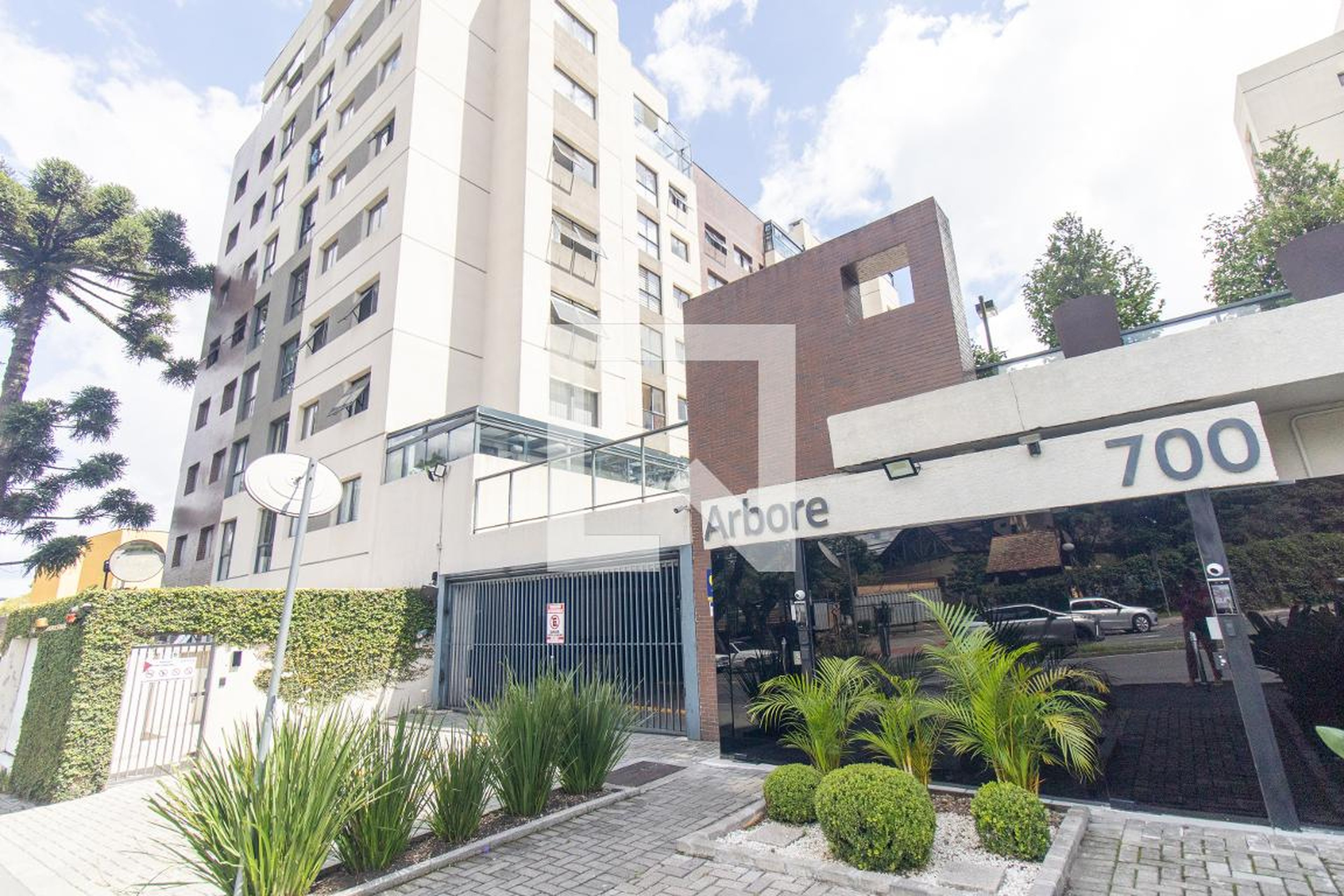 Fachada do Condomínio Condomínio Arbore