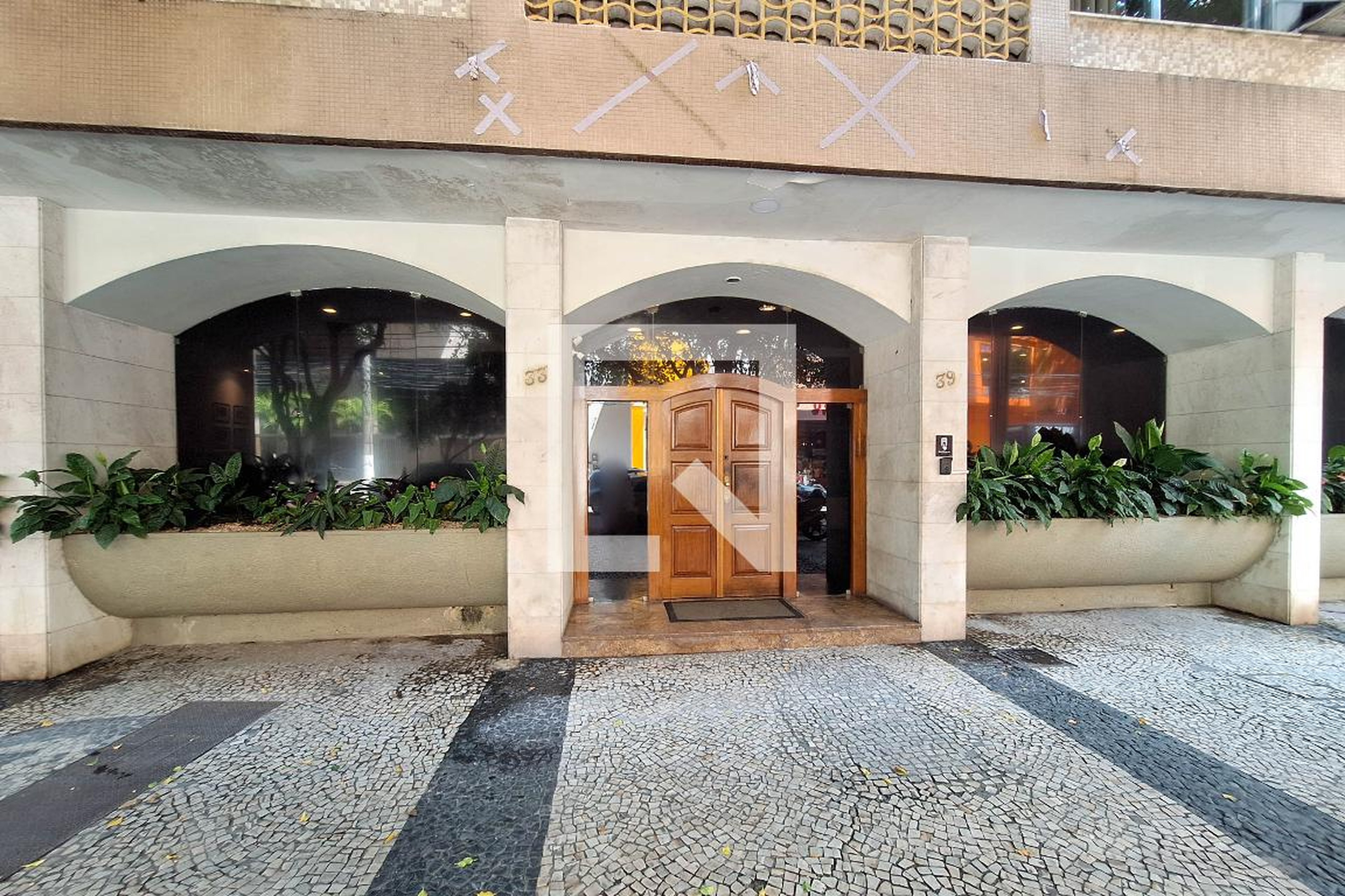 Fachada Condomínio em Rua Belisário Augusto, 33