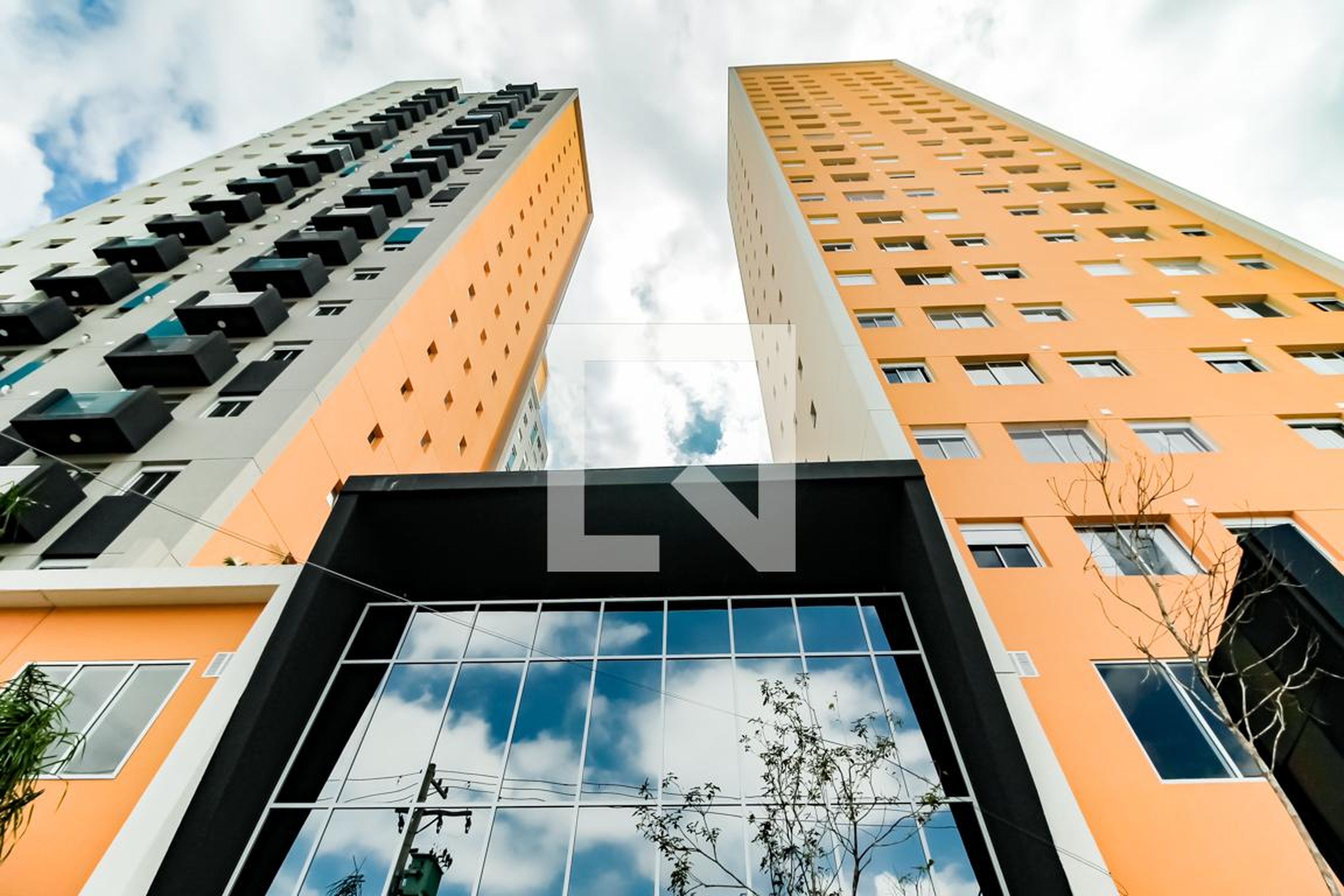 Fachada do Prédio Condomínio em Avenida João Dias, 2052