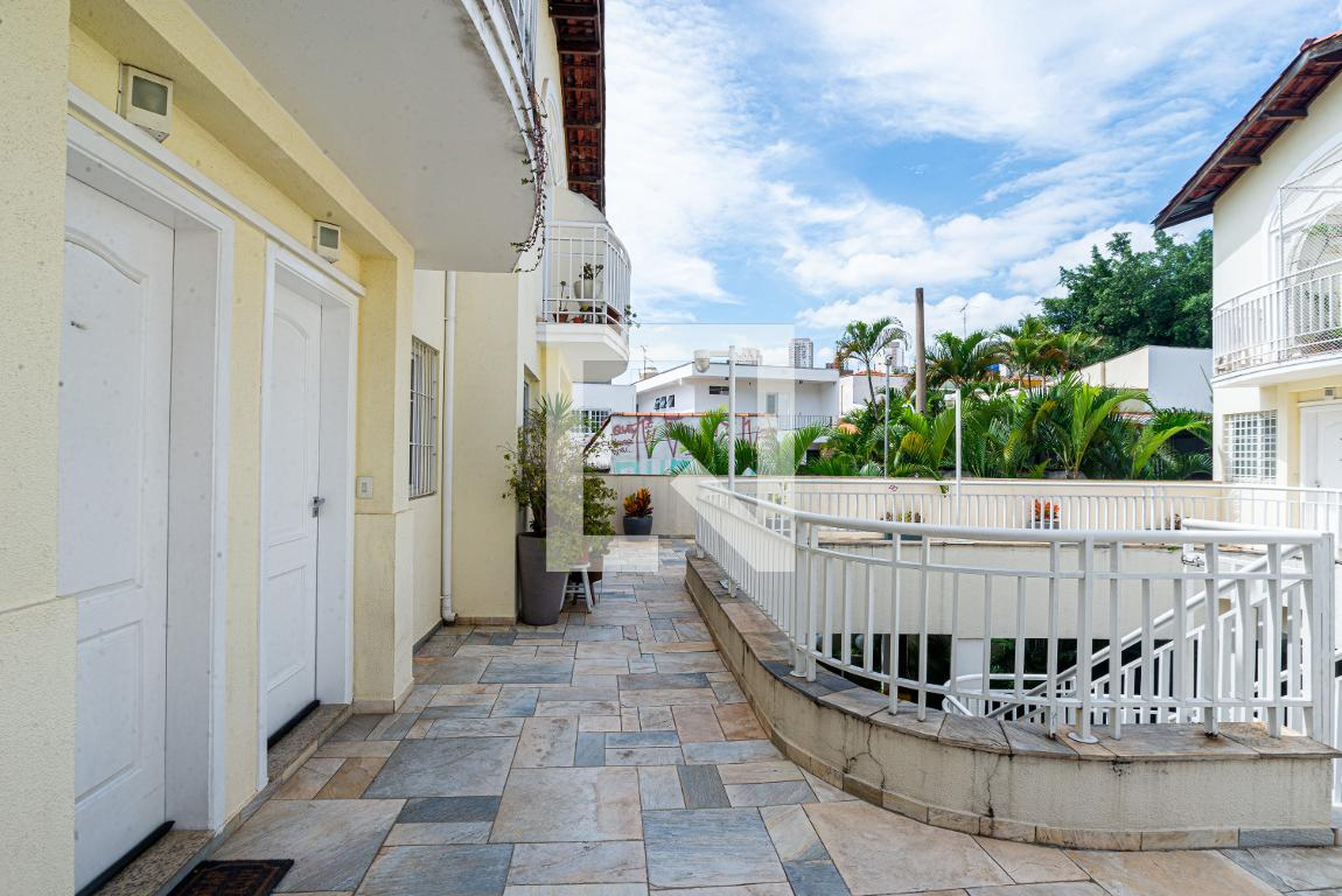 Condomínio - Villa Angela