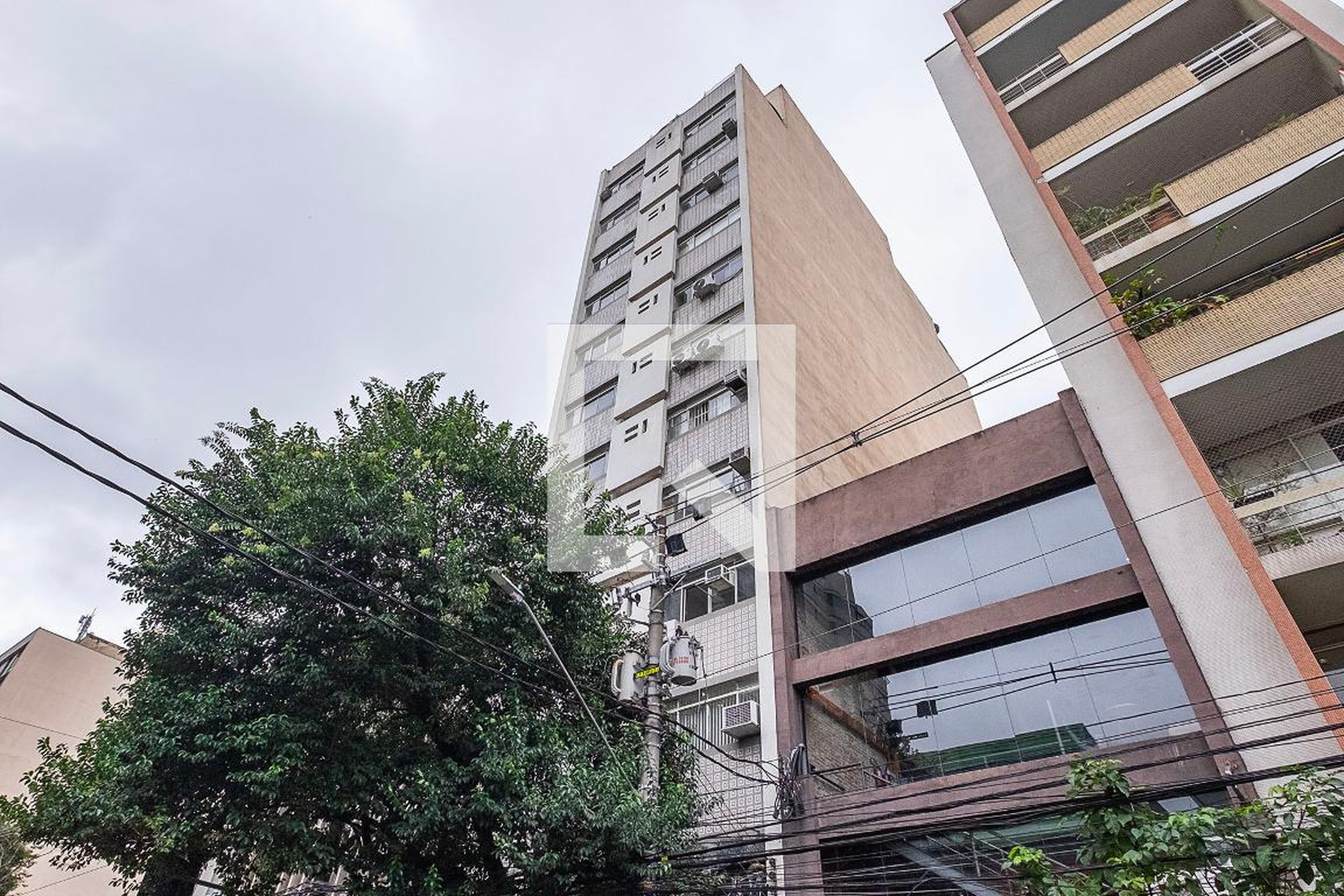 Fachada Condomínio em Avenida Pedroso de Morais, 608