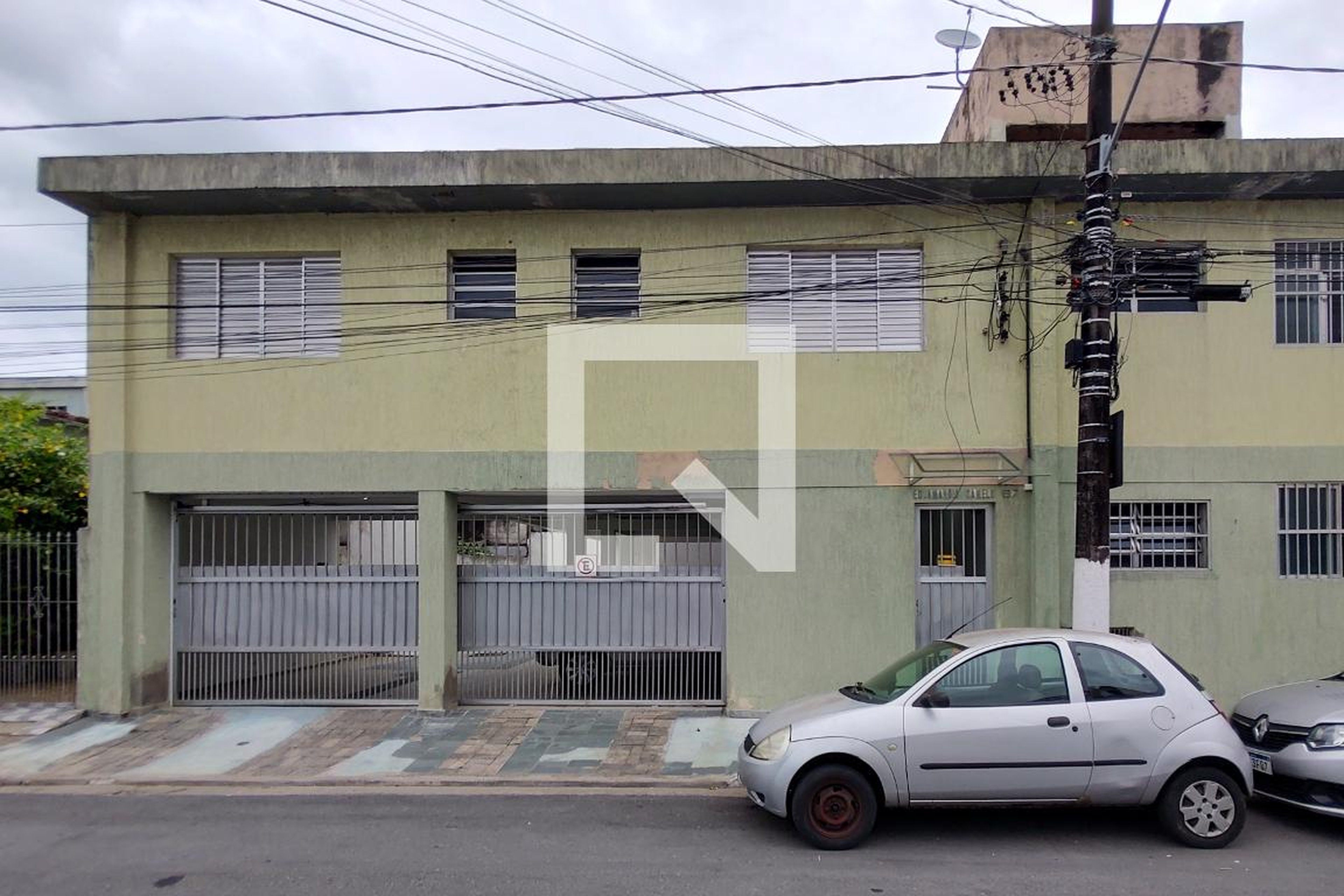 Fachada do Prédio Condomínio em Rua Irmãos Demasi, 87