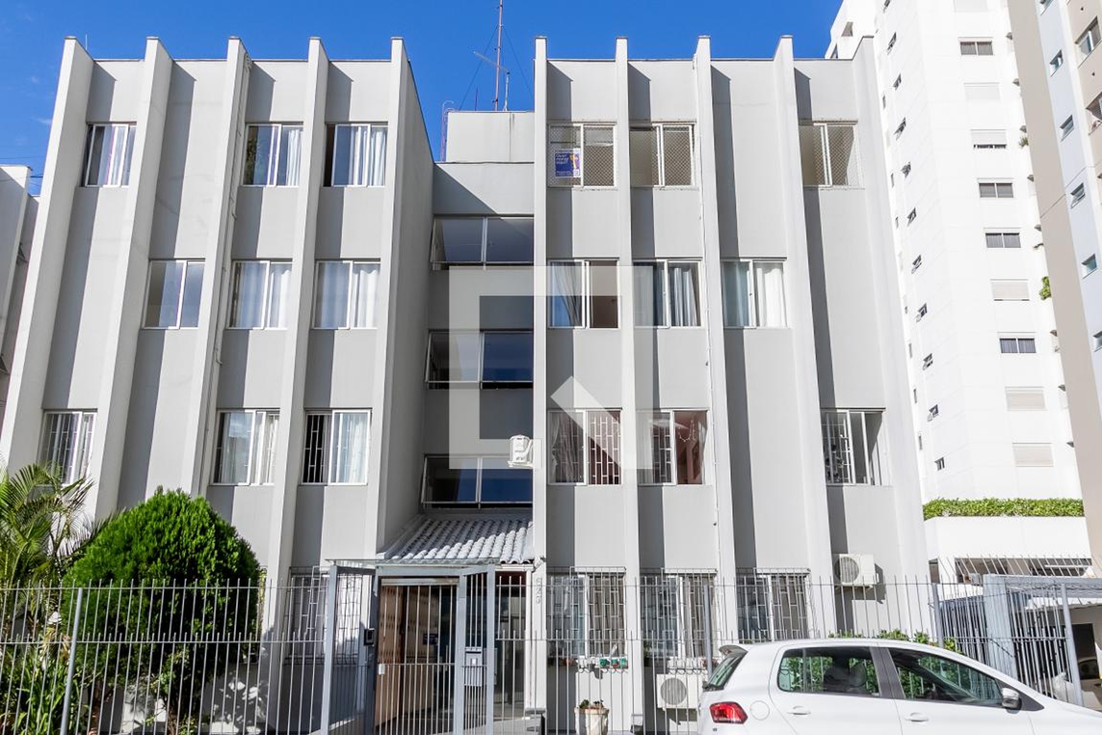 Fachada Condomínio Di Bernardi