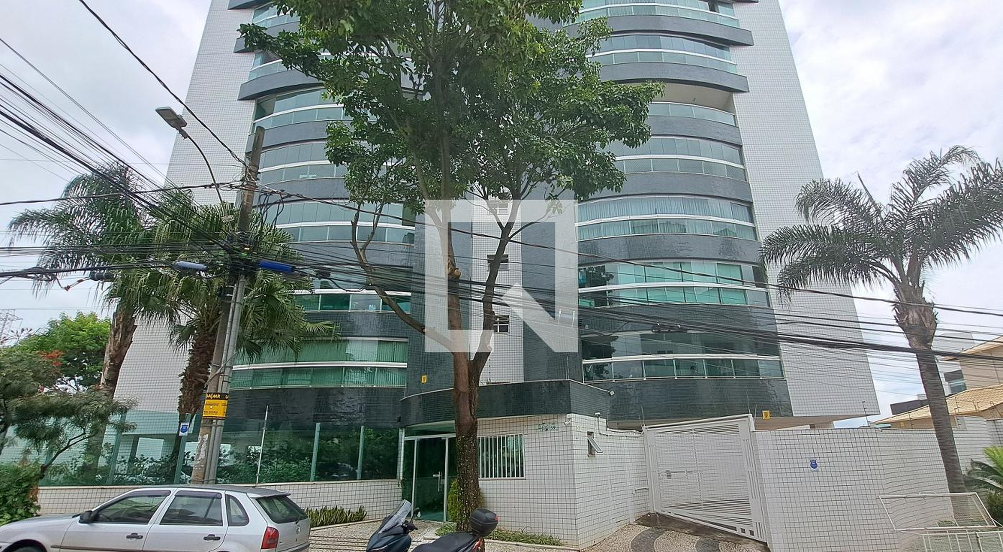 Fachada Condomínio em Rua Castelo Lamêgo, 59