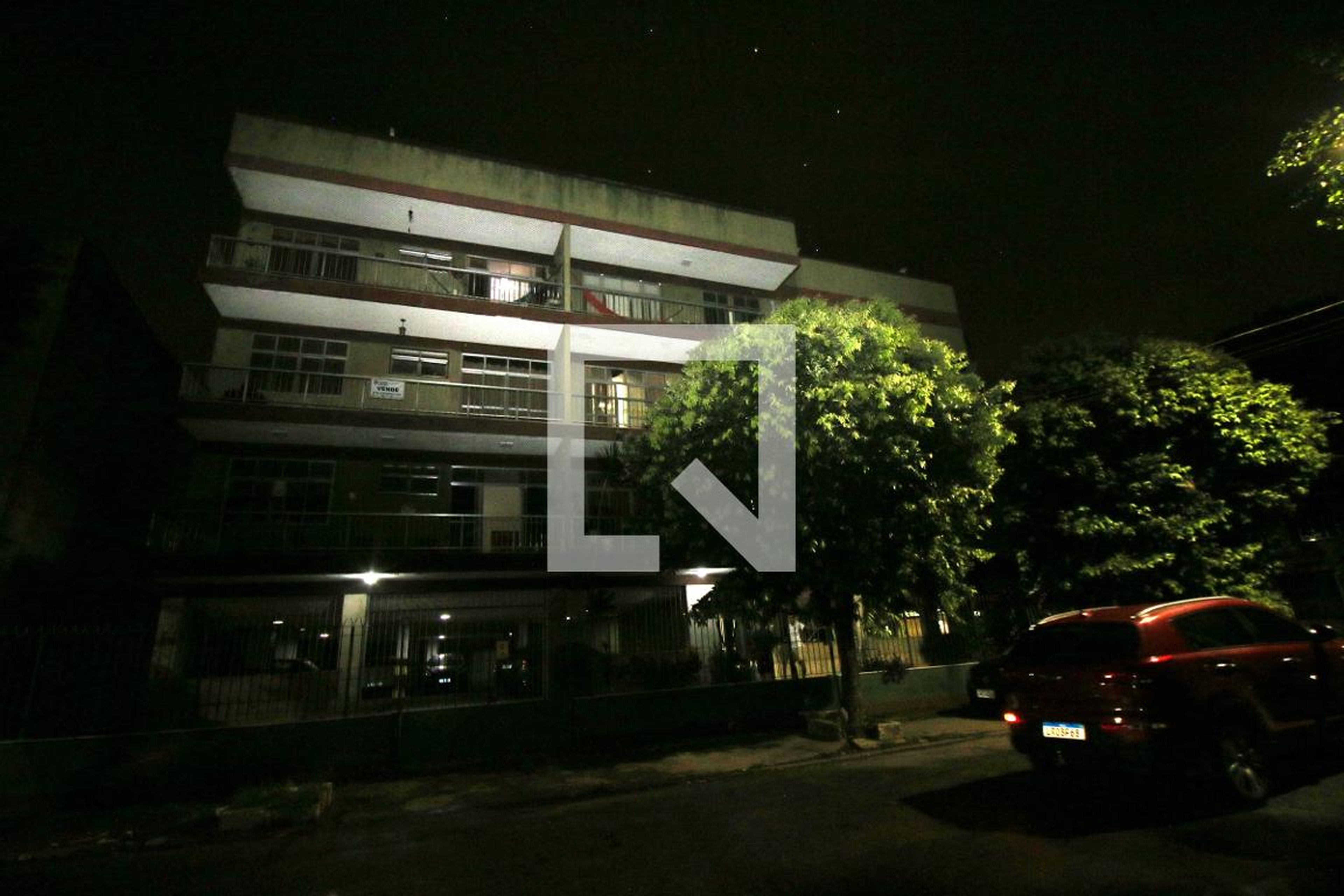 Fachada do Prédio Condomínio em Rua Padre Peroneille, 121