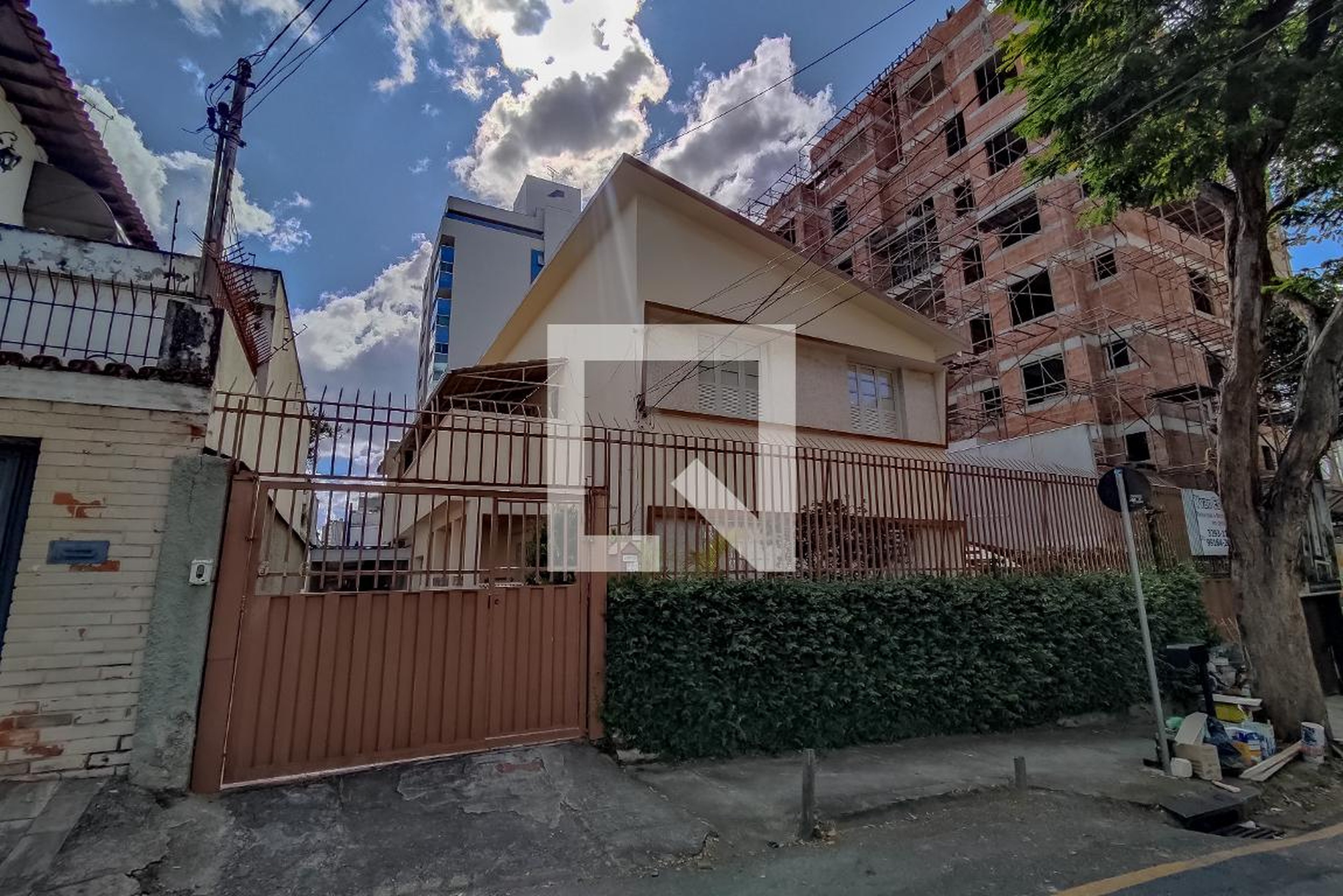 Fachada Condomínio em Rua Mar de Espanha, 316