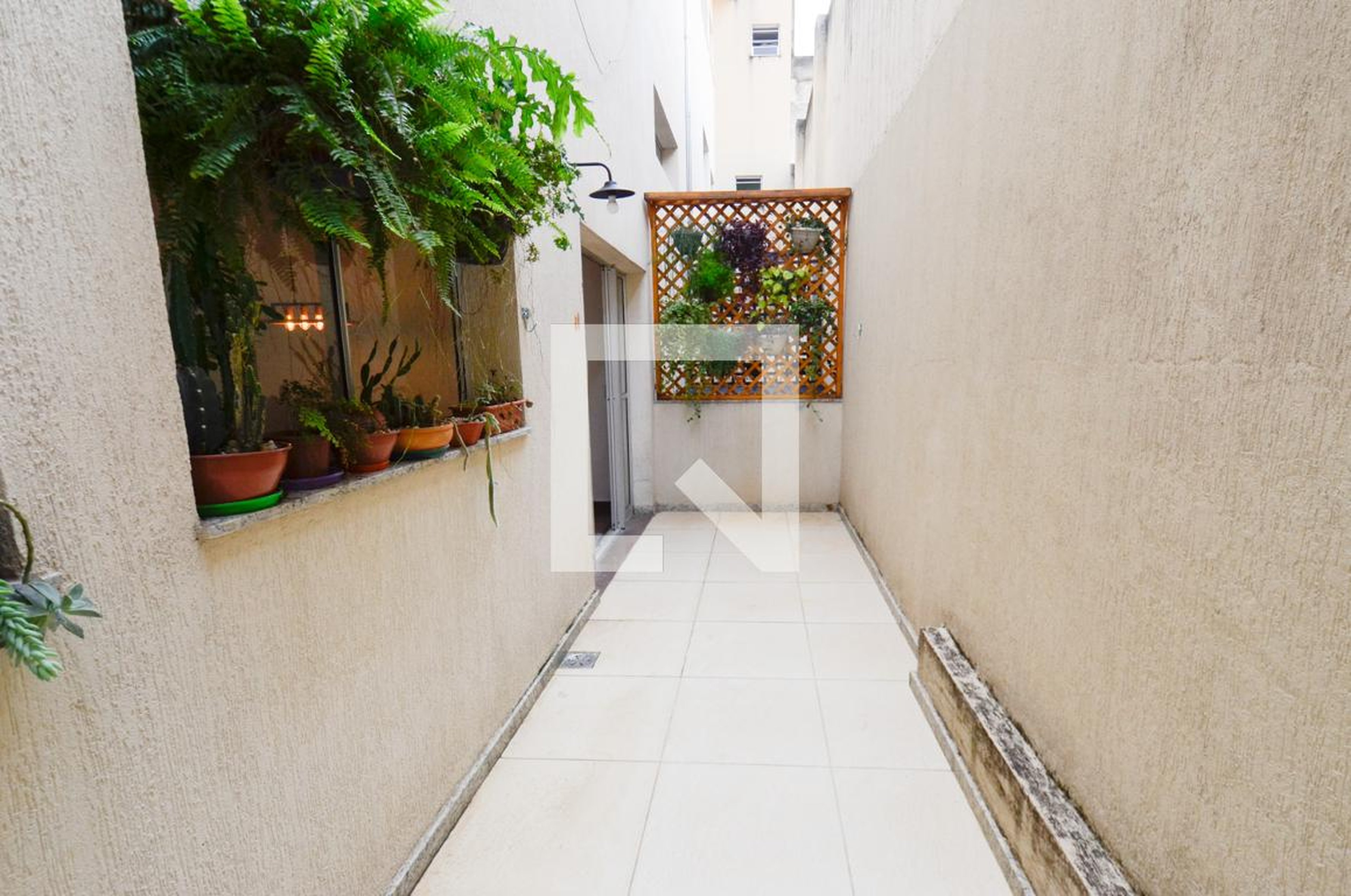 Área externa Condomínio em Rua Japurá, 57