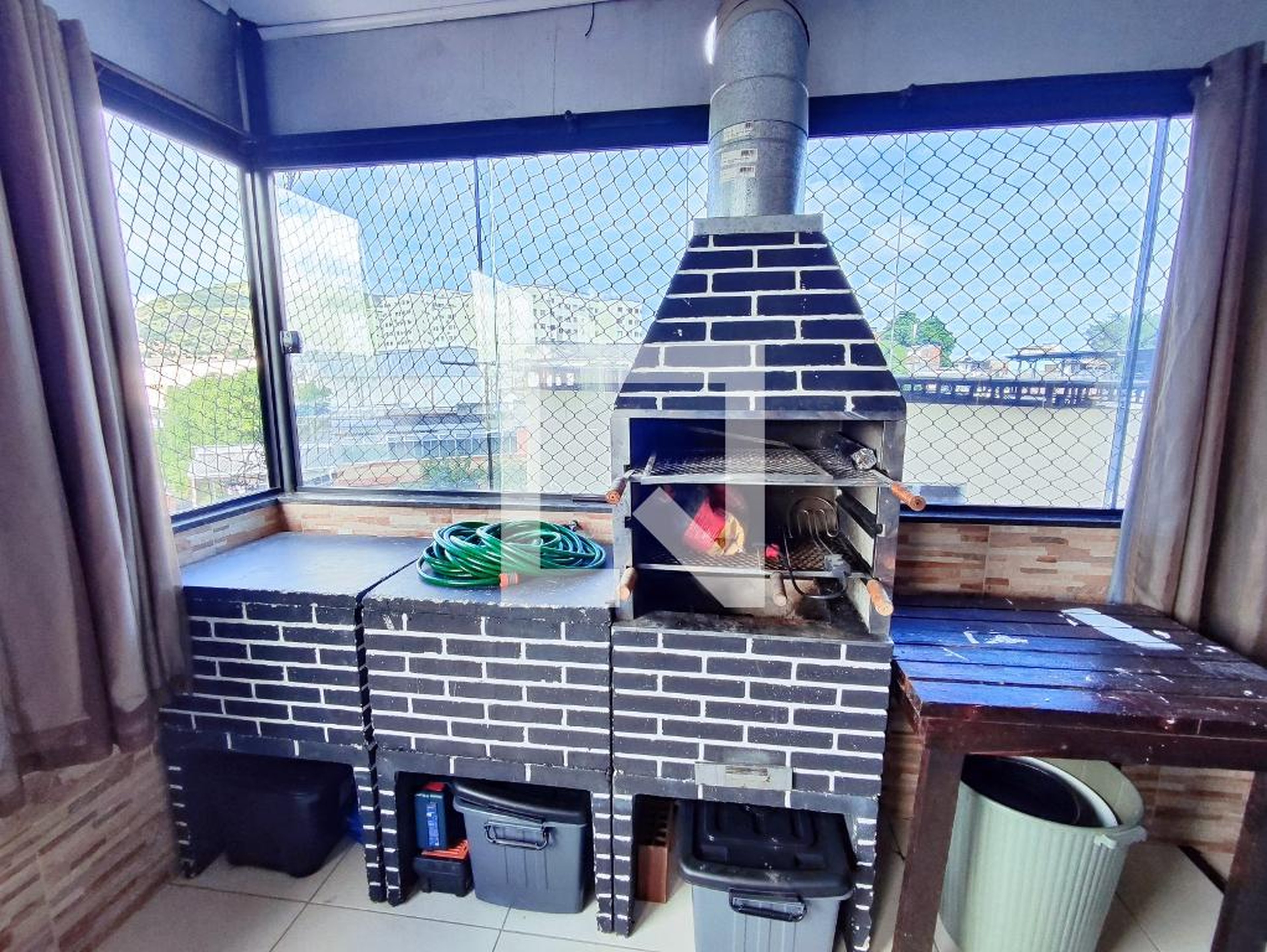 Churrasqueira Condomínio em Rua Maria Vargas, 57