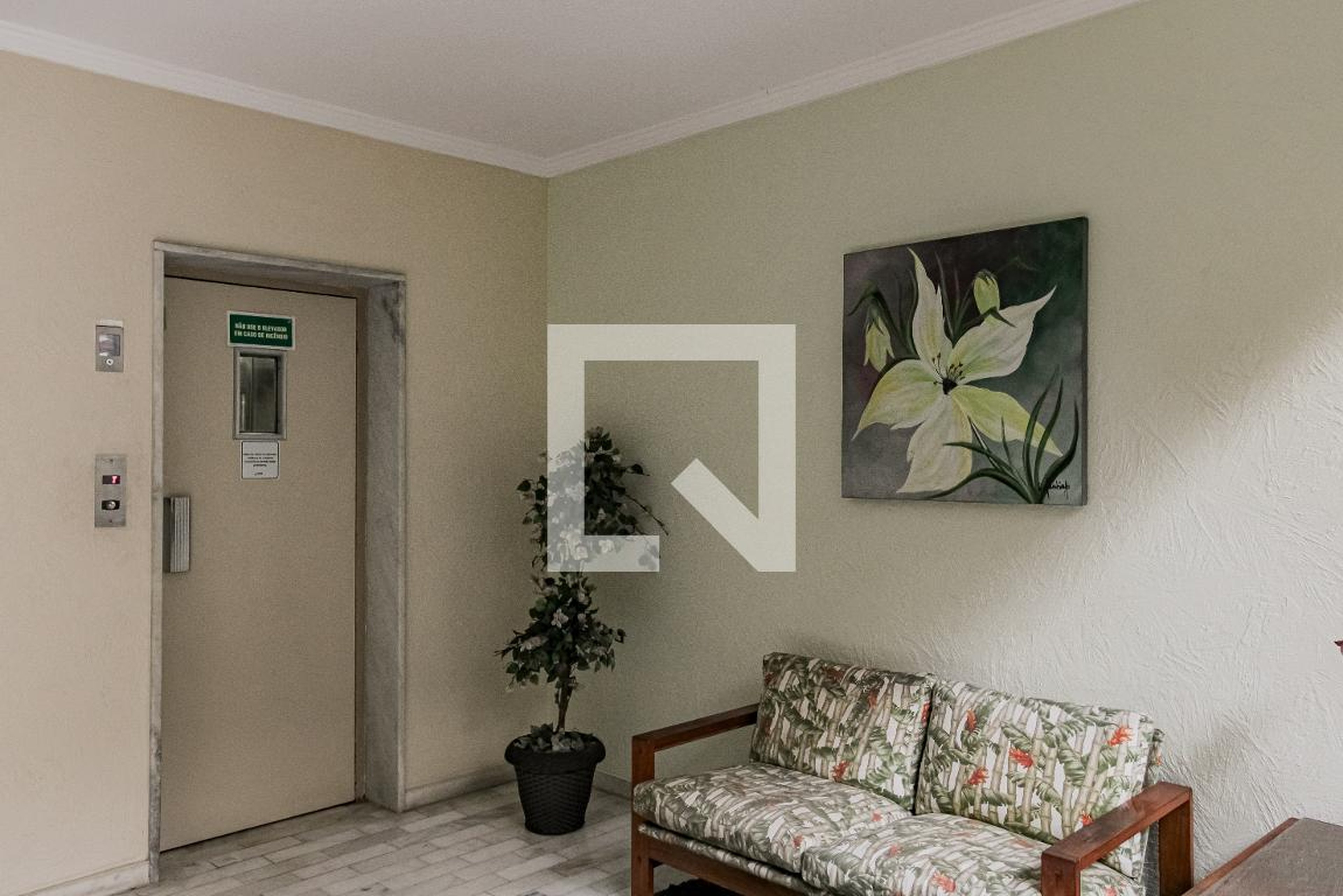 Elevador - Edifício Ballonrouge