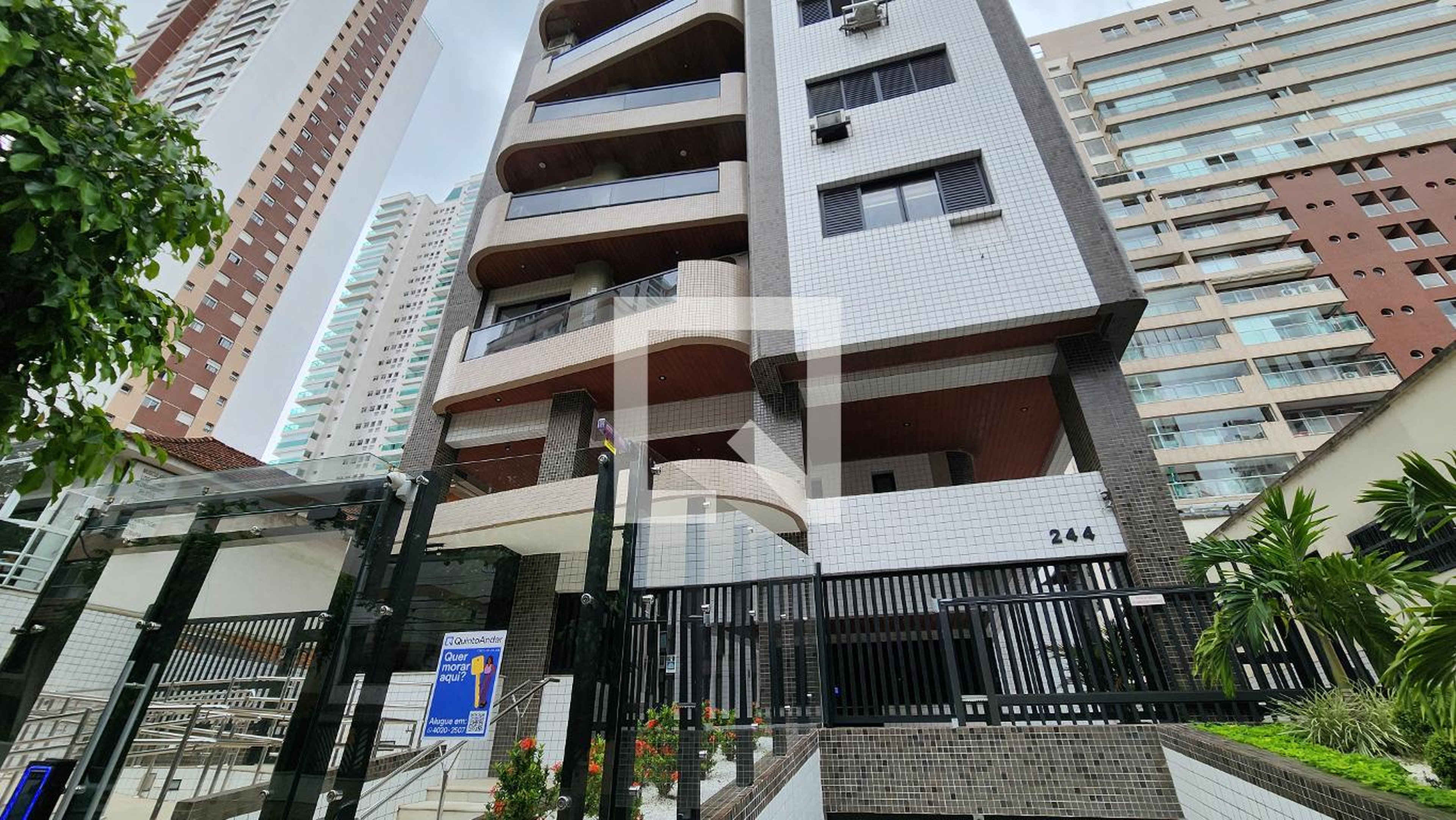 Fachada do Prédio Condomínio Mont Blanc