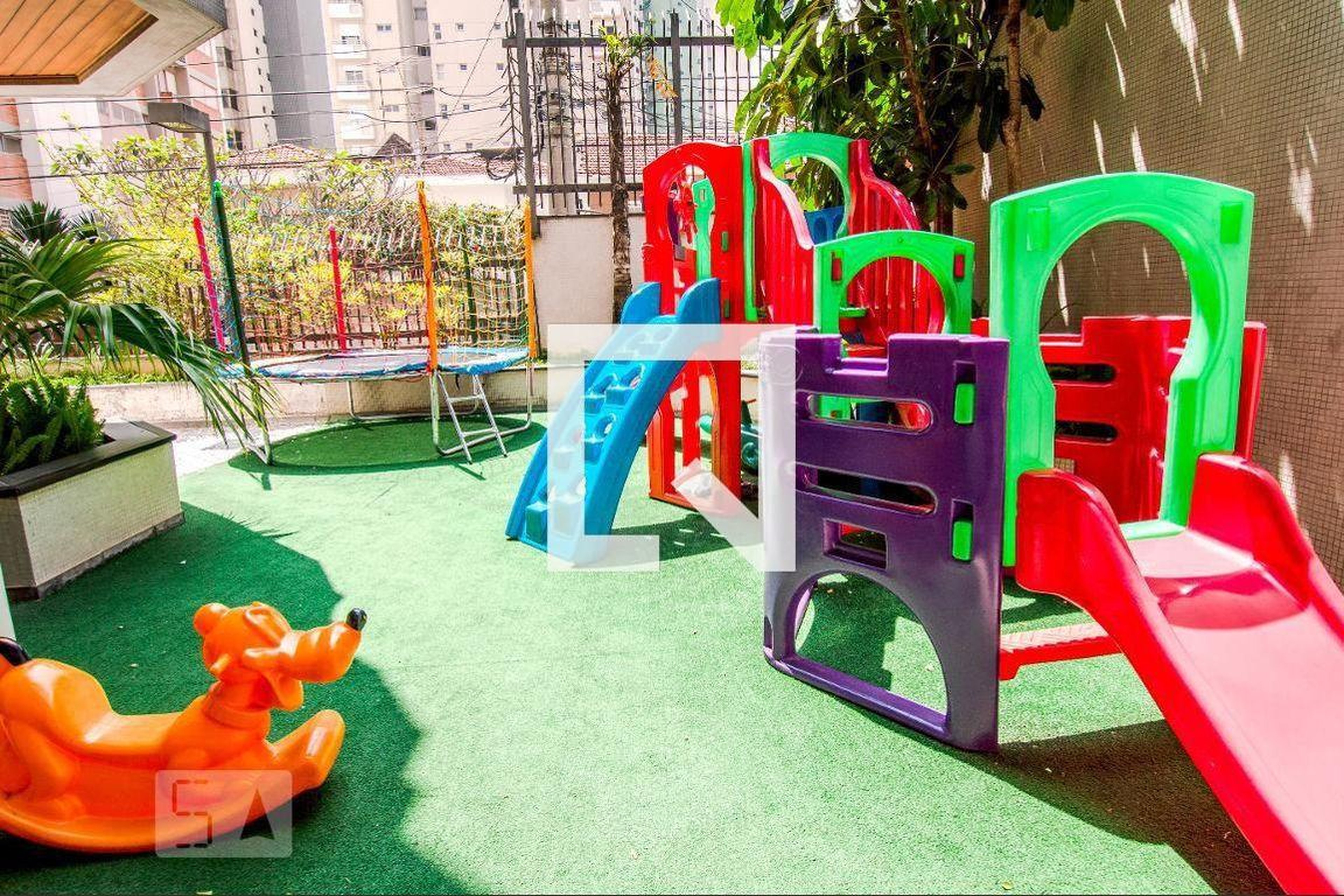 Playground - Edifício Louvre e Versailles