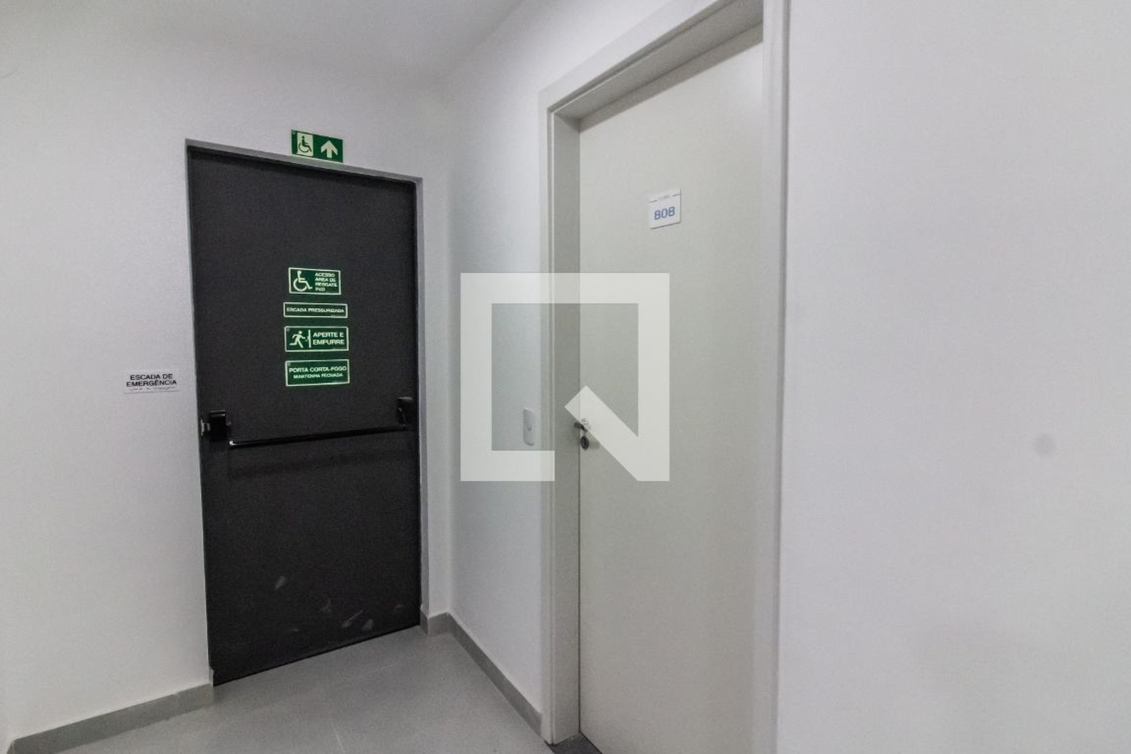 Entrada Condomínio em Rua Raul Saddi, 808