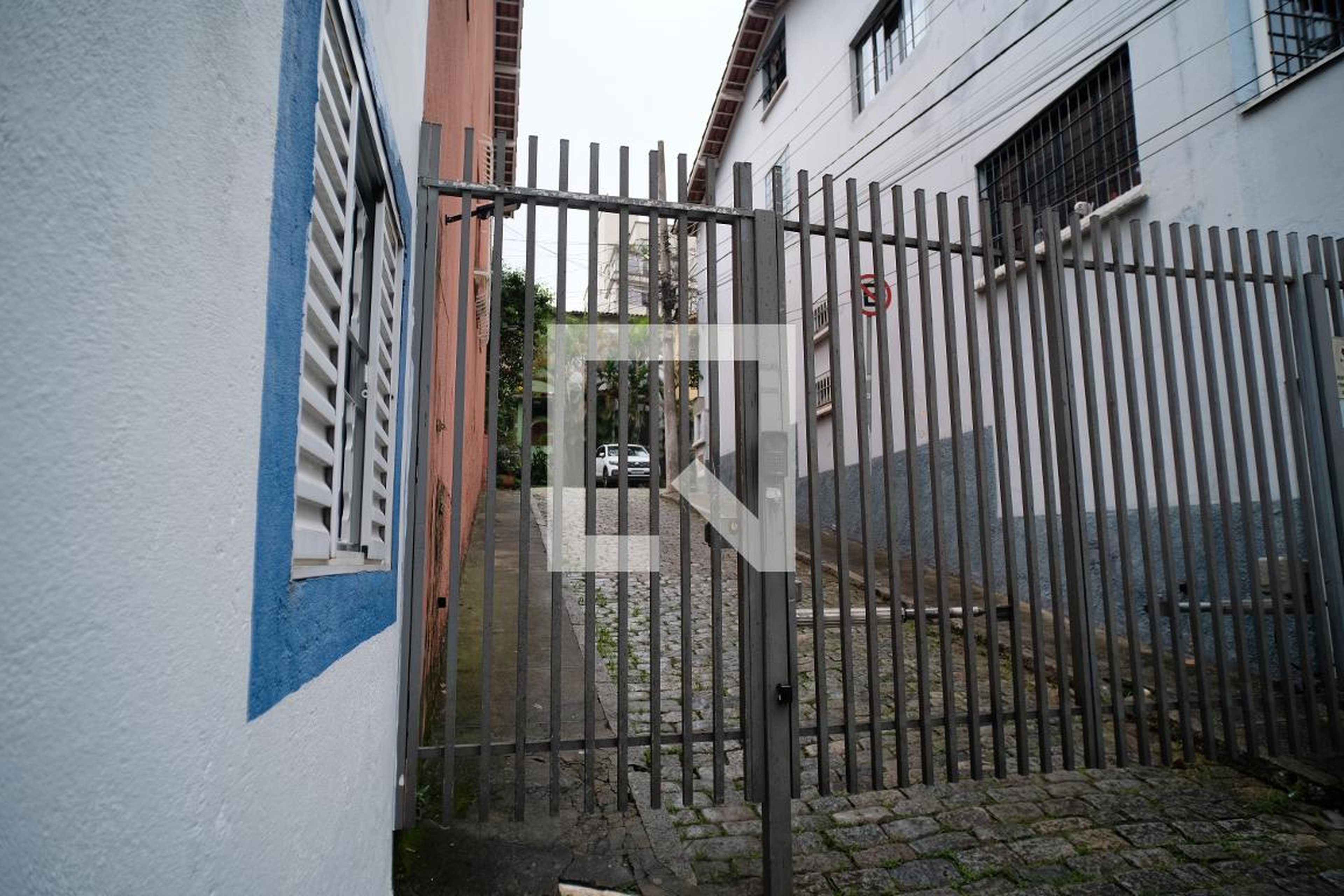 Fachada Condomínio em Rua Capote Valente, 288