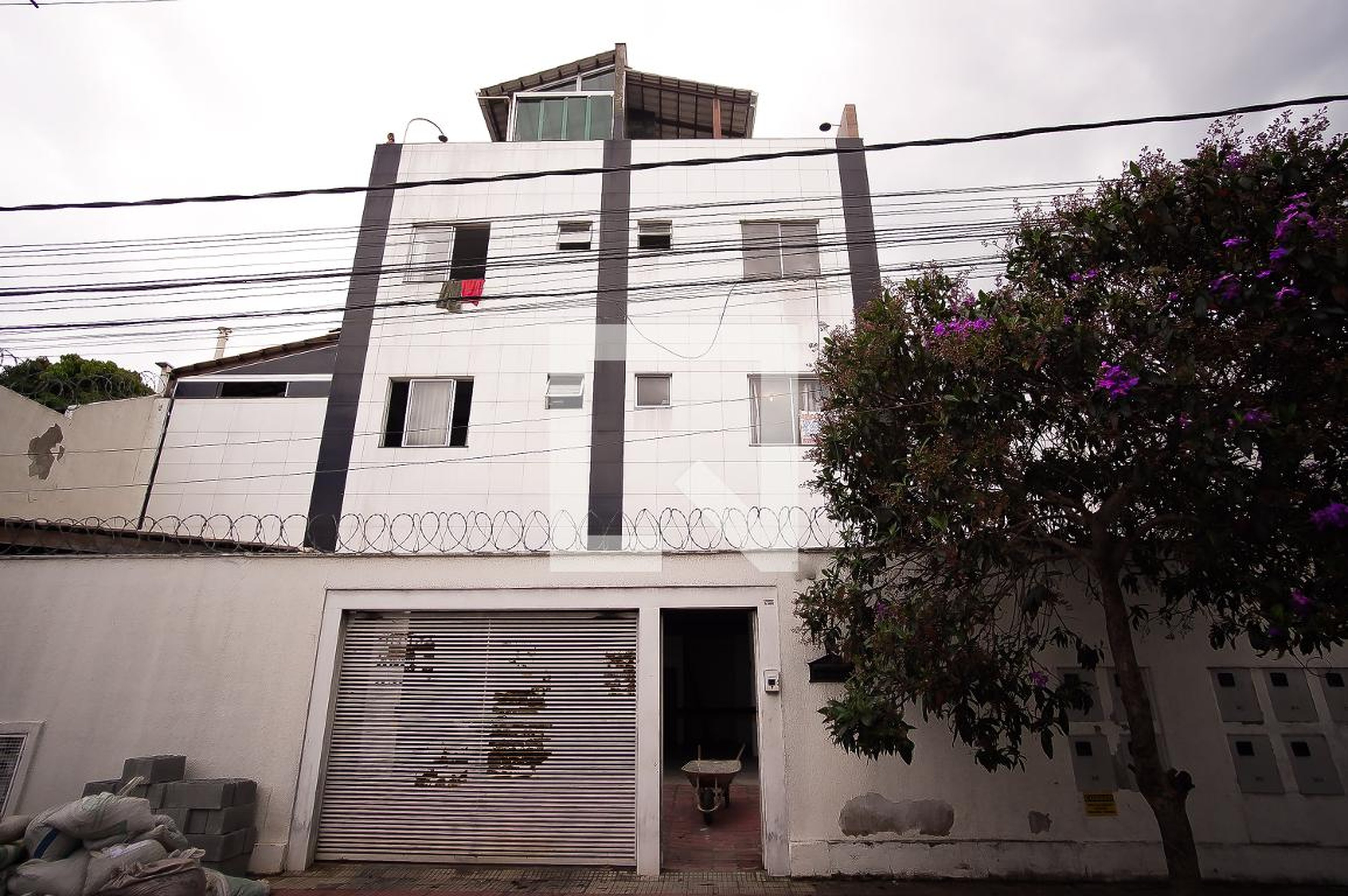 Fachada Condomínio em Rua Geraldo Pongellupe, 90