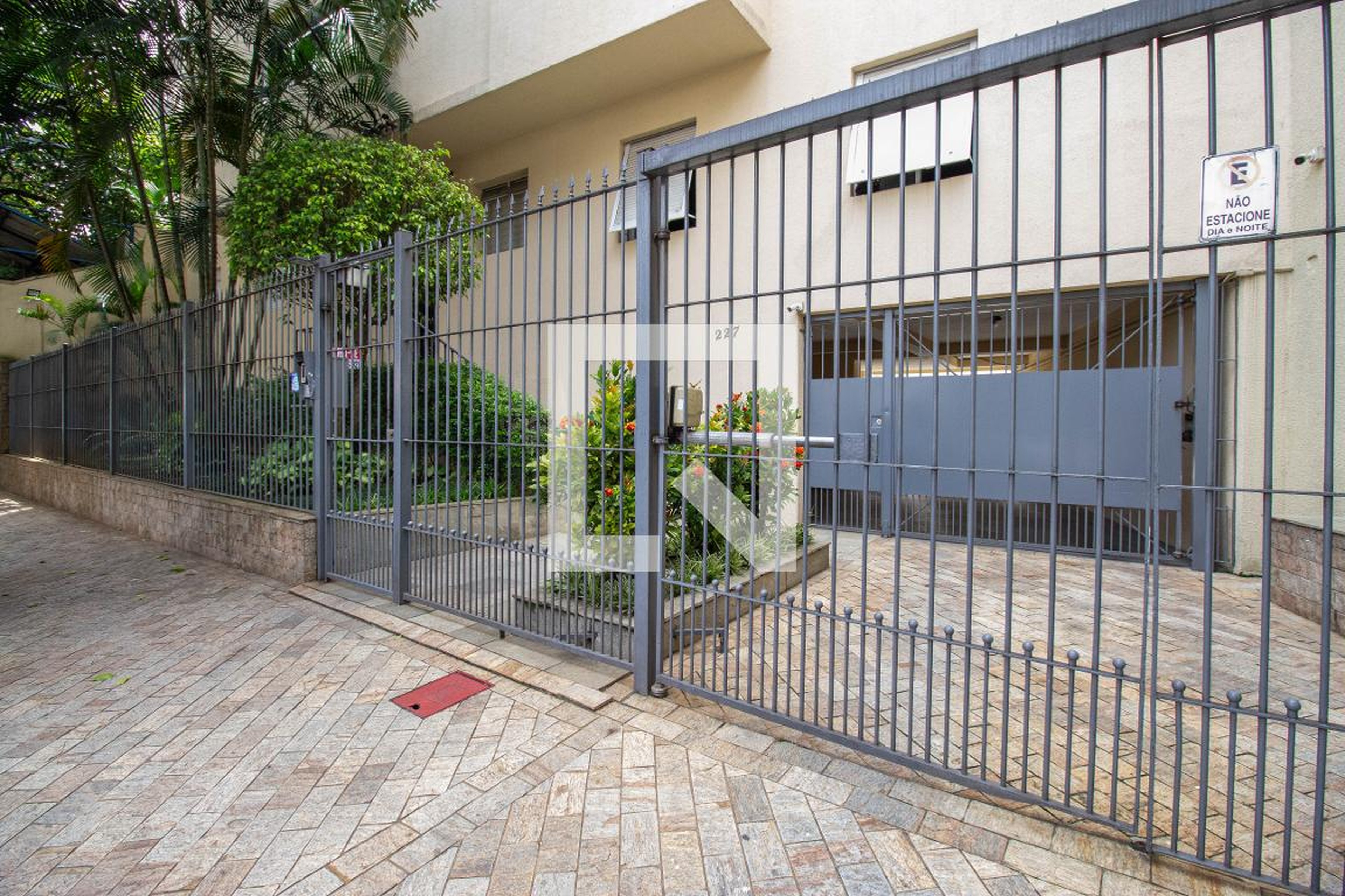 Entrada - Edifício Roumanos