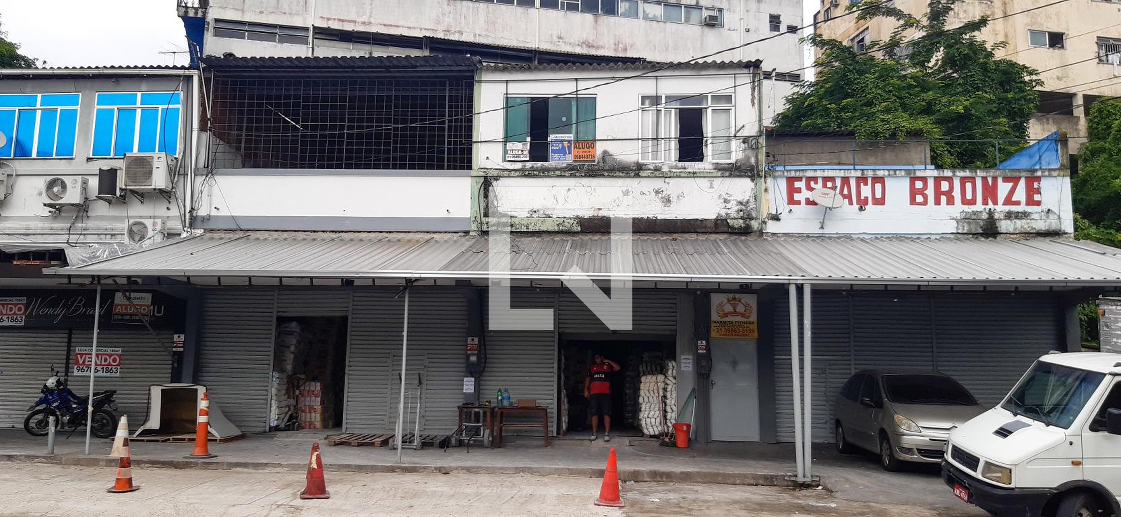 Fachada Condomínio em Estrada do Rio Grande, 333