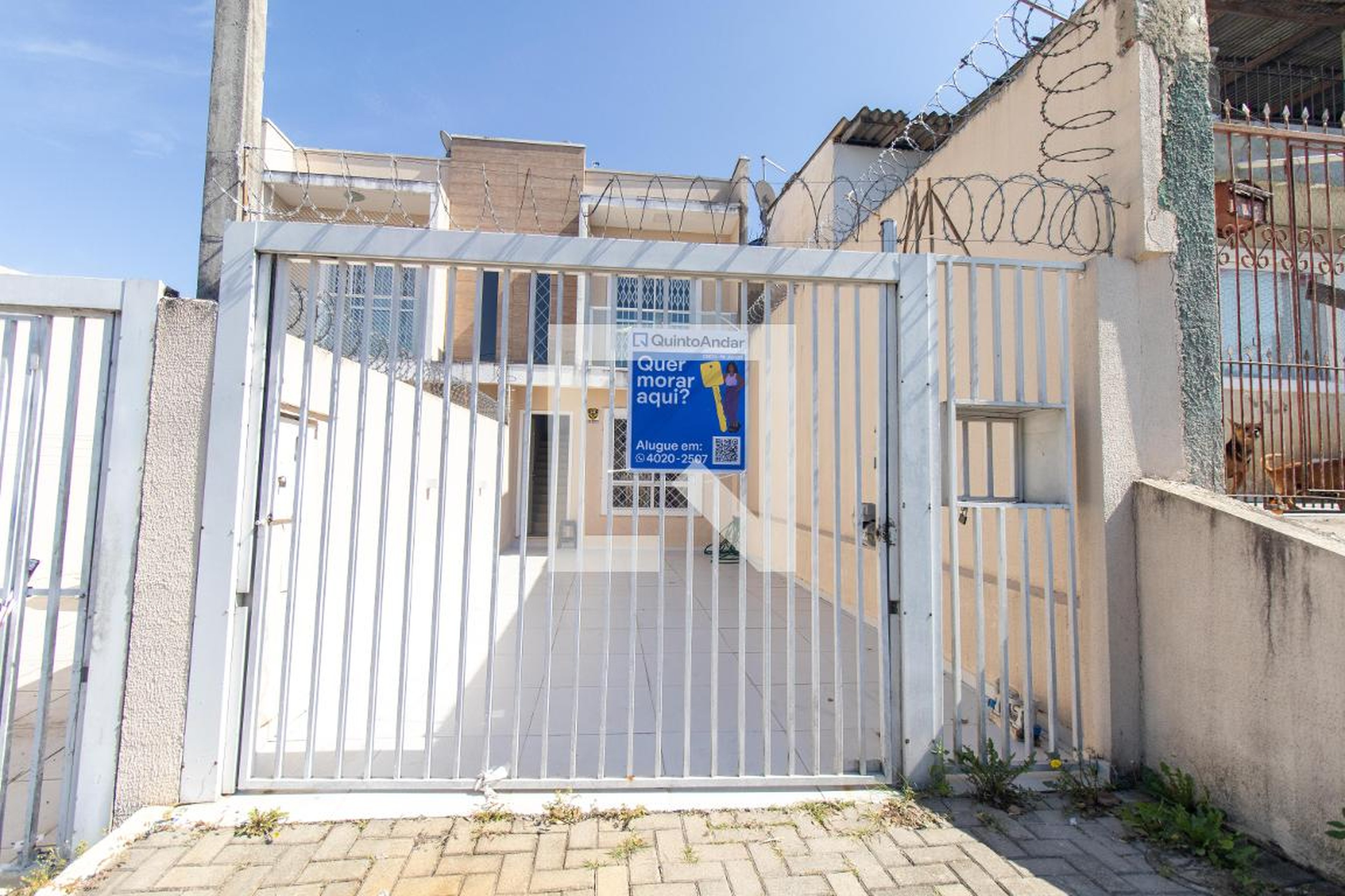 Fachada Condomínio em Rua Juan Belvedere, 35