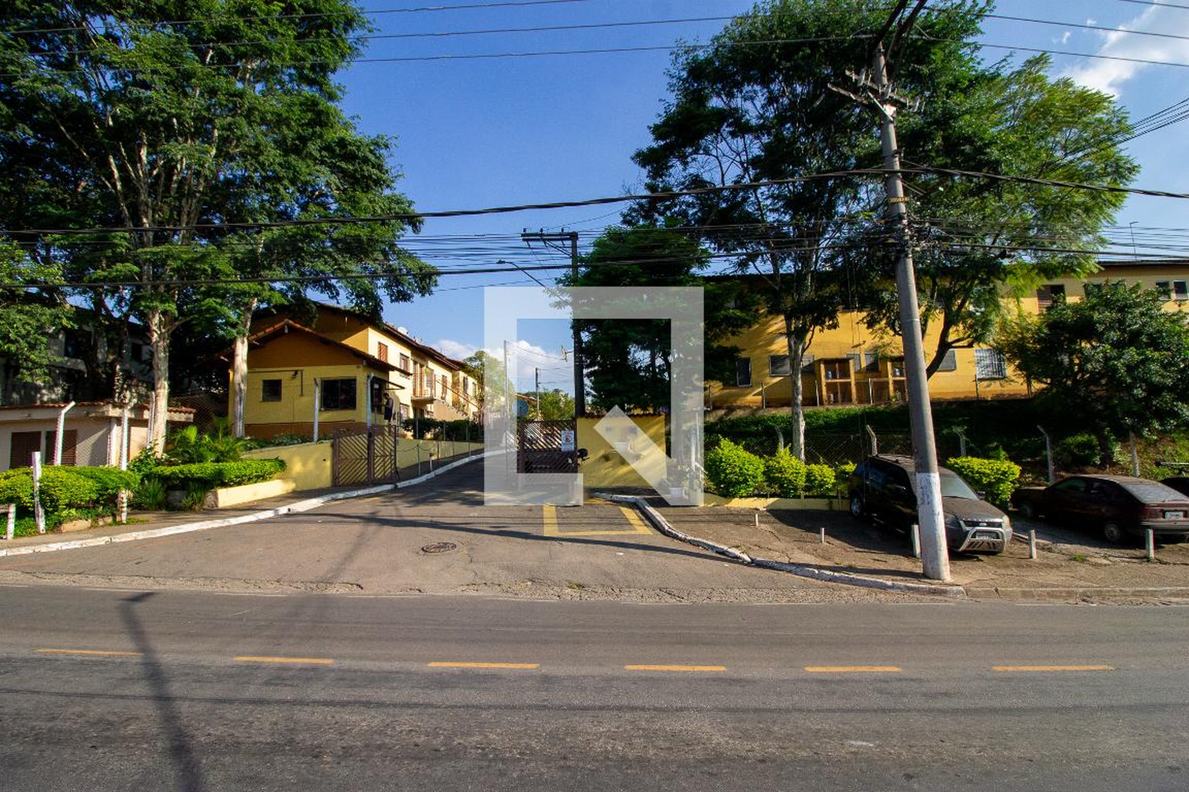 Fachada do Condomínio Condomínio Urupês