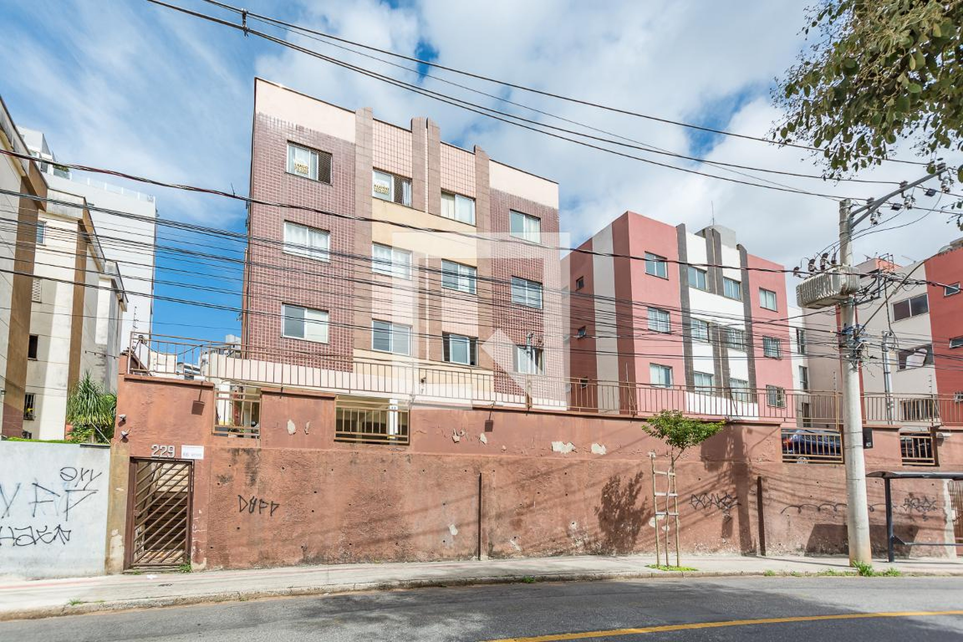 Fachada Condomínio em Rua Heitor Menin, 219