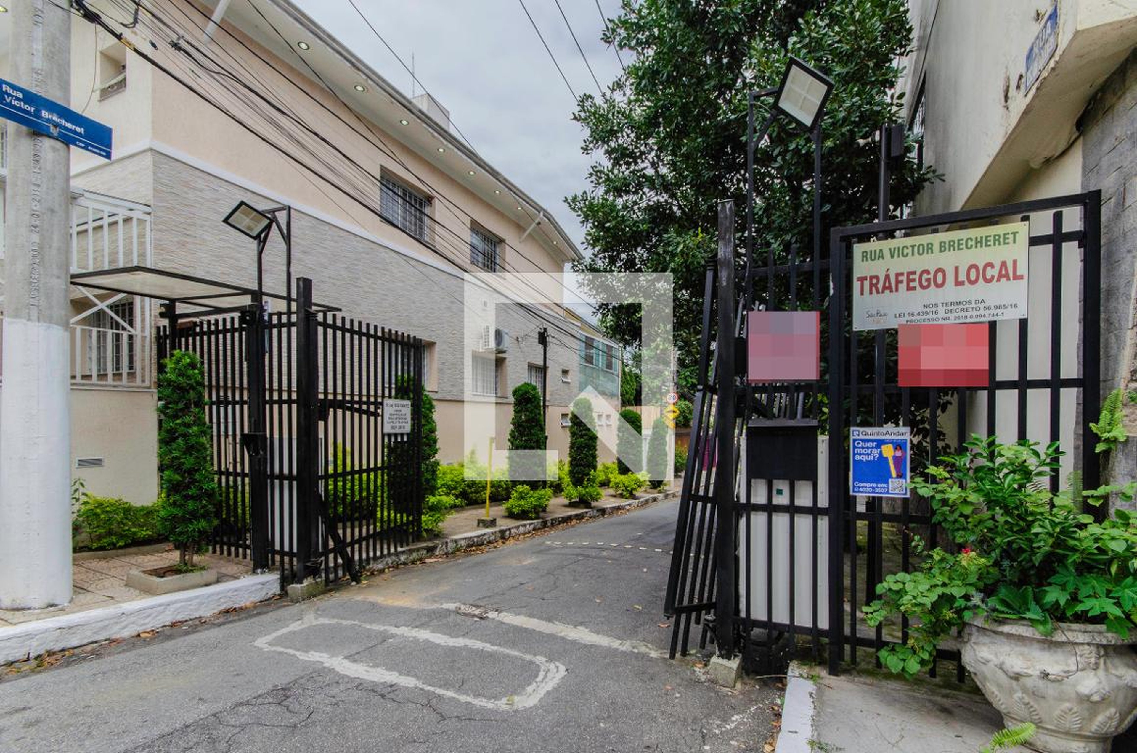 Fachada do Condomínio Condomínio em Rua Victor Brecheret, 28