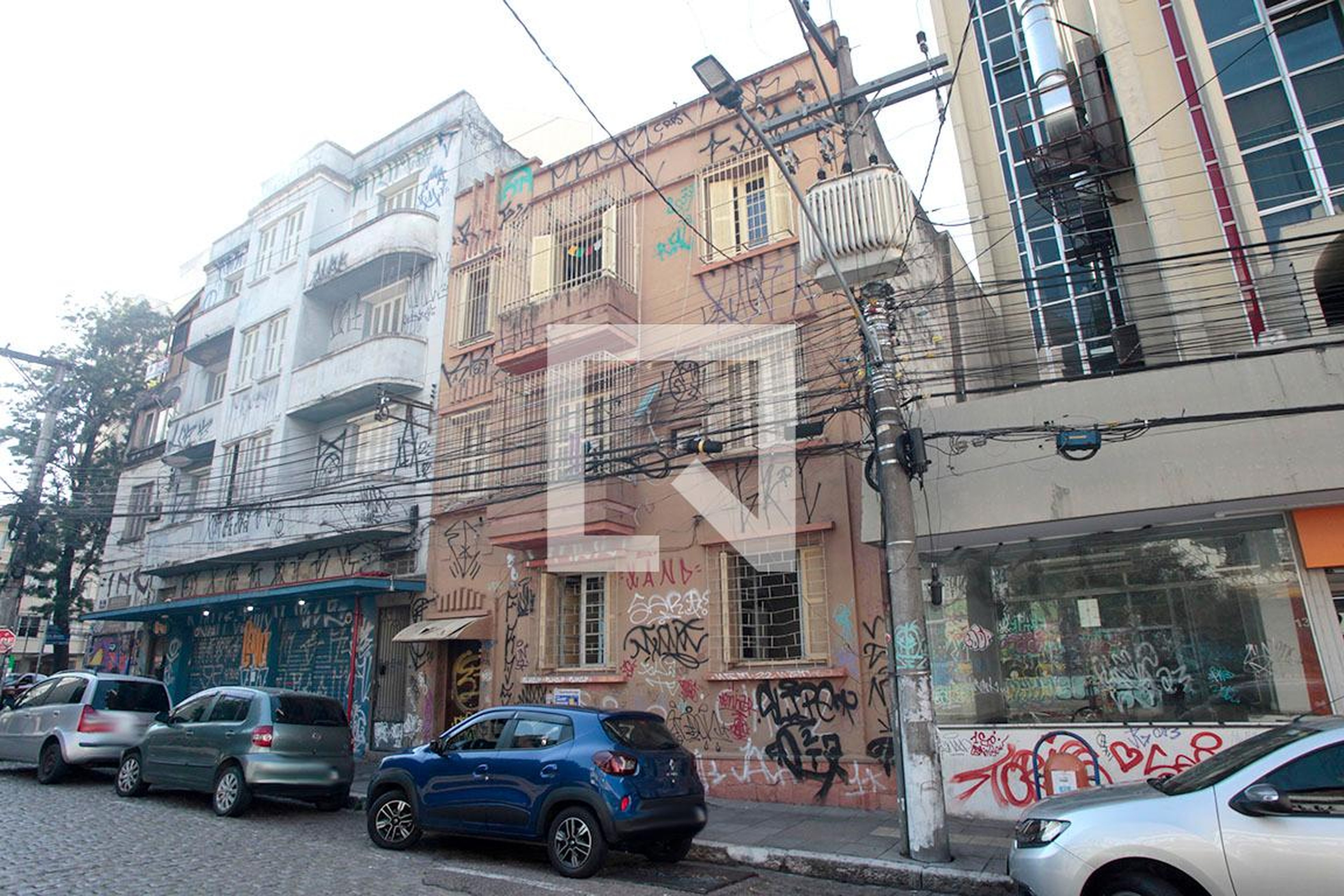 Fachada Condomínio em Rua Coronel Genuíno, 120