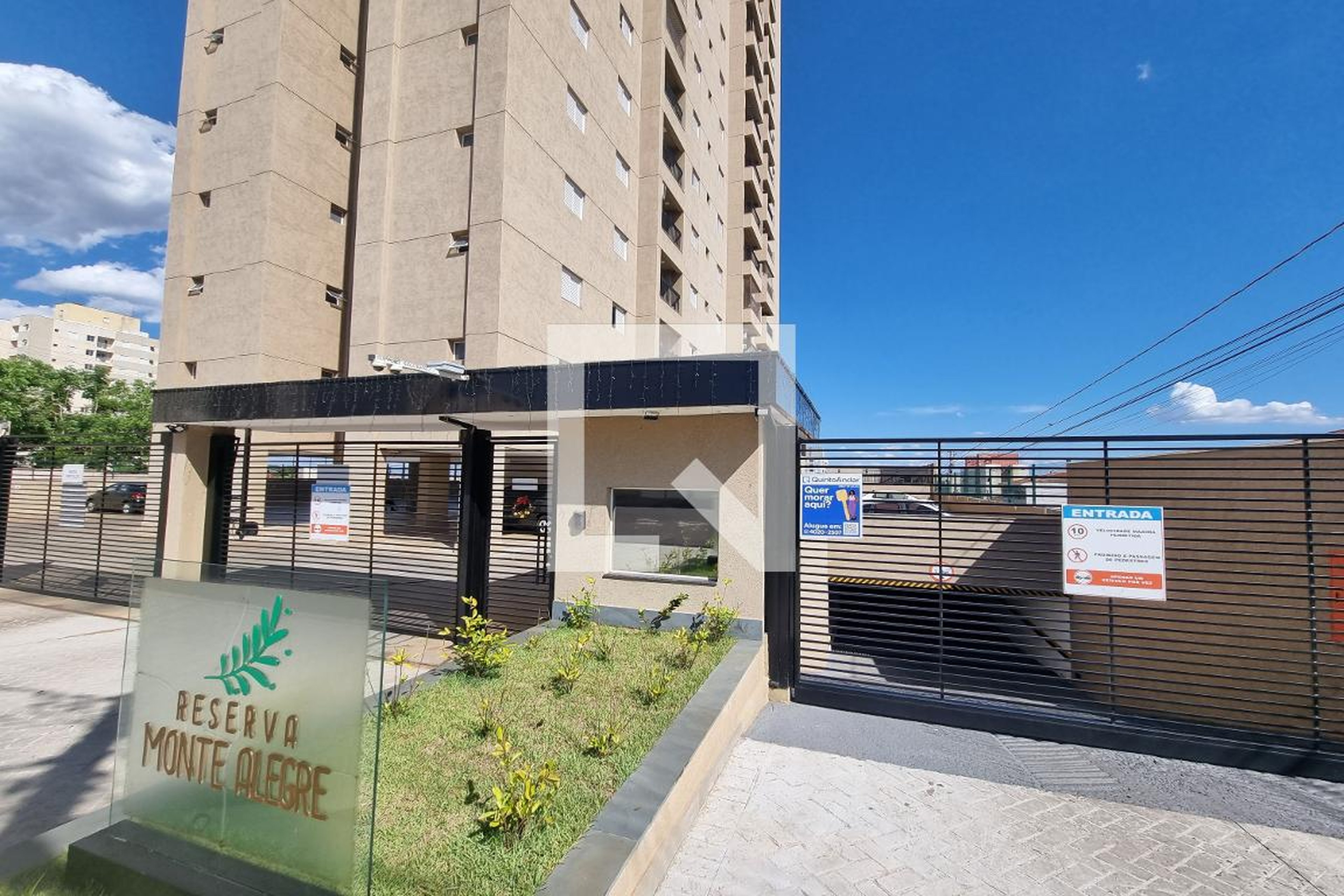 Fachada Condomínio em Rua Piratininga, 100