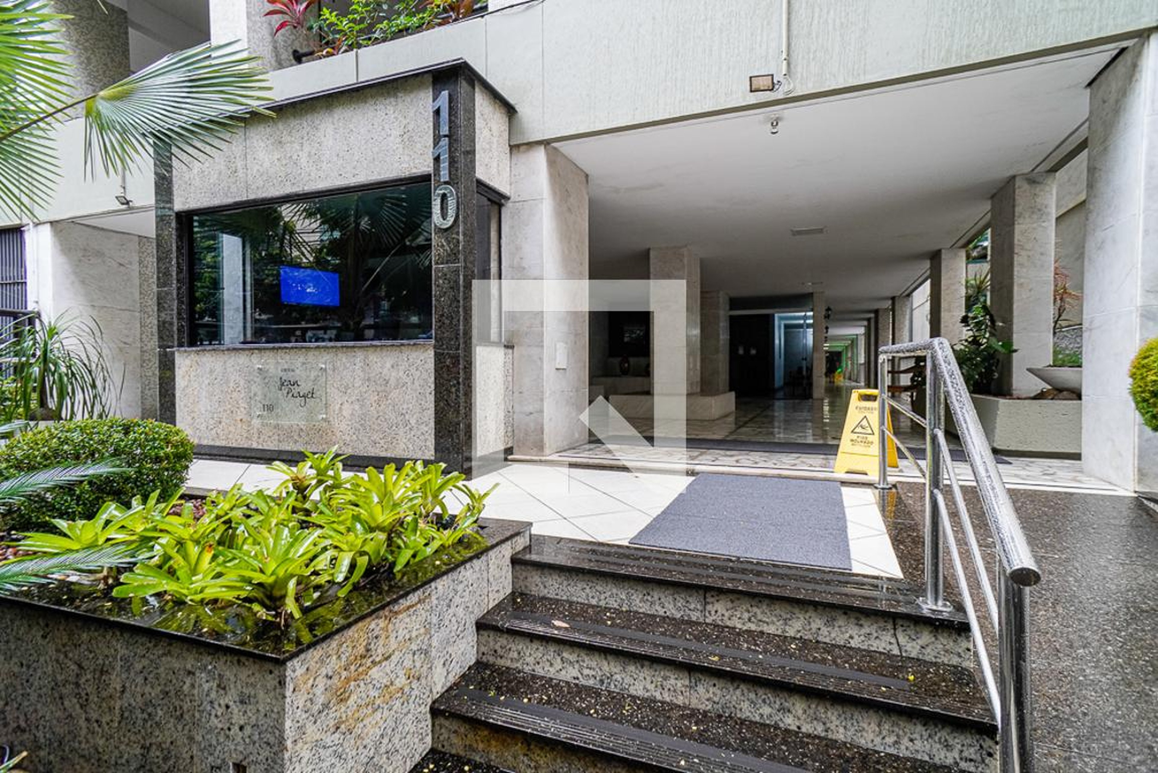 Entrada - Edifício Jean Piaget