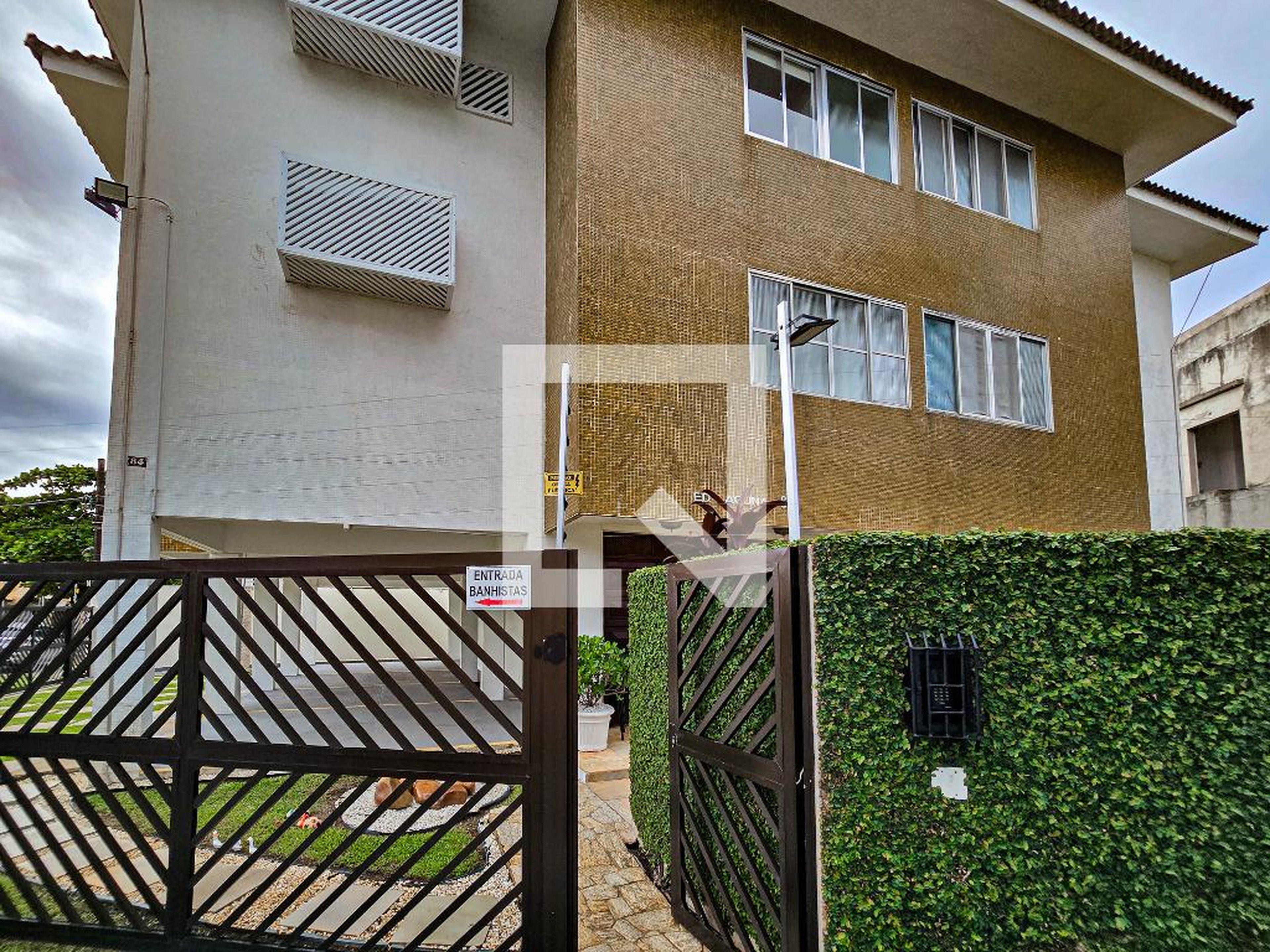 Fachada do Prédio Condomínio em Rua Alcídes Pageti, 84