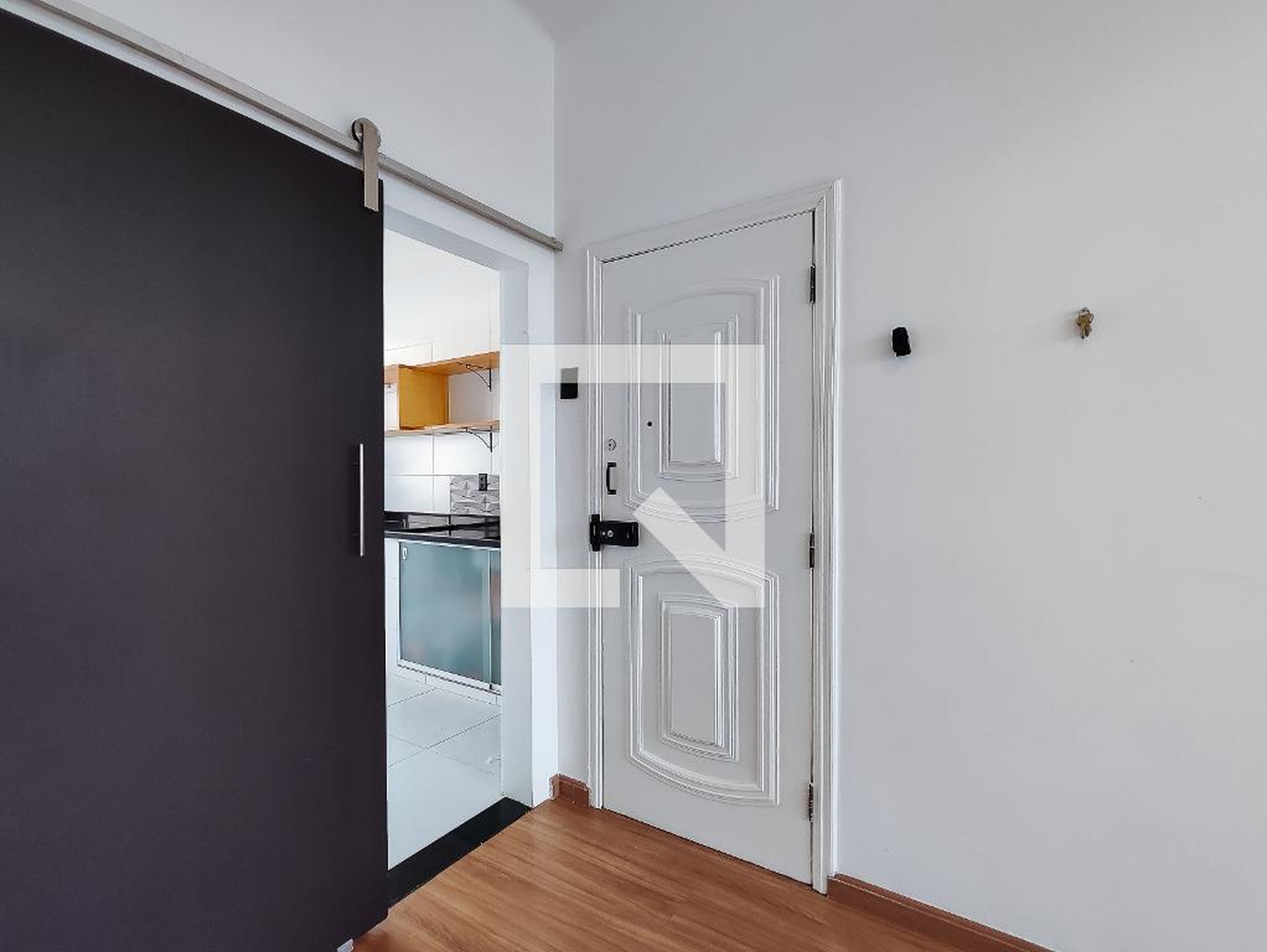 Entrada Condomínio em Praça Barão de Corumbá, 50