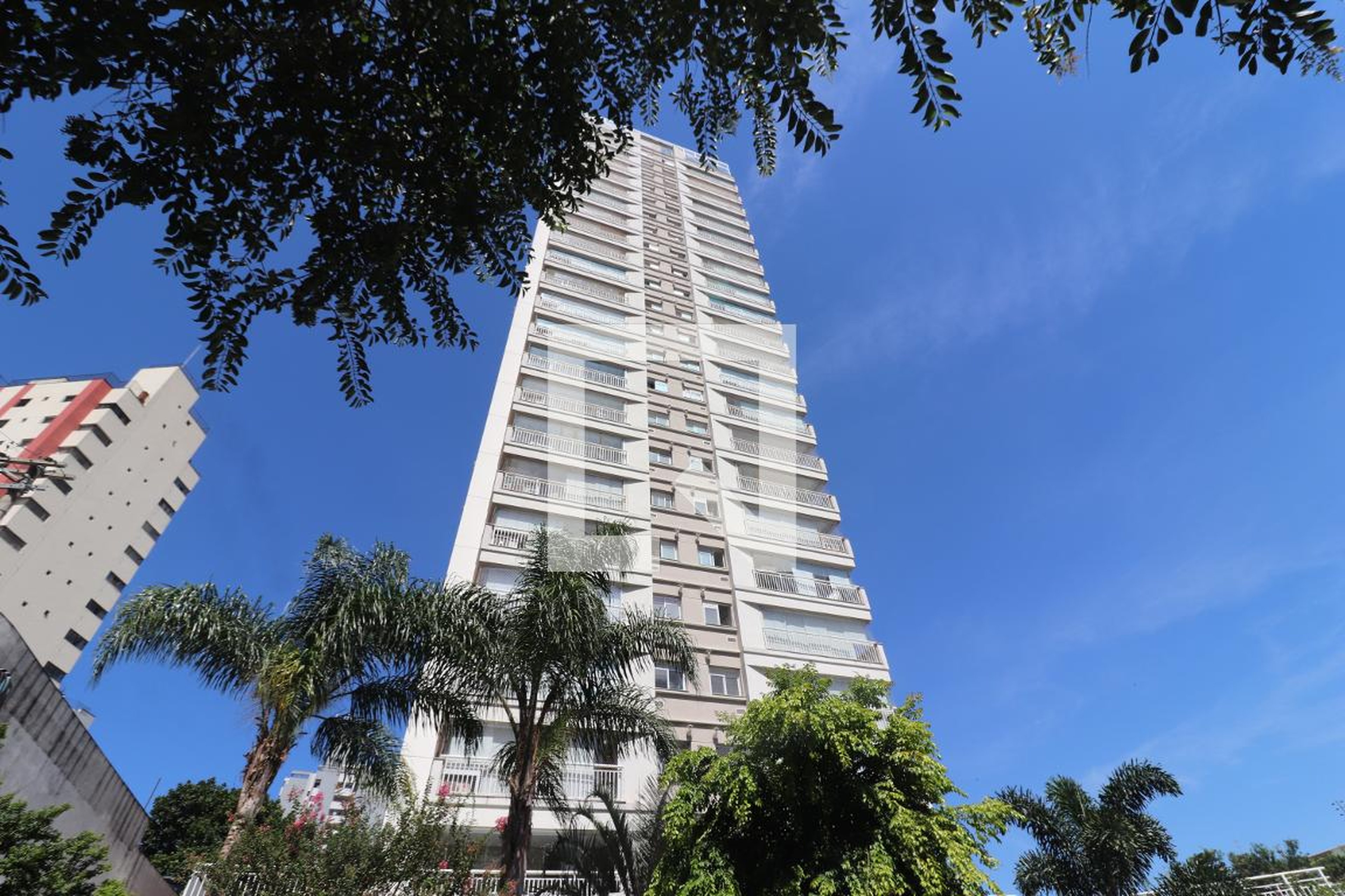 Fachada Condomínio em Rua André Vidal, 12