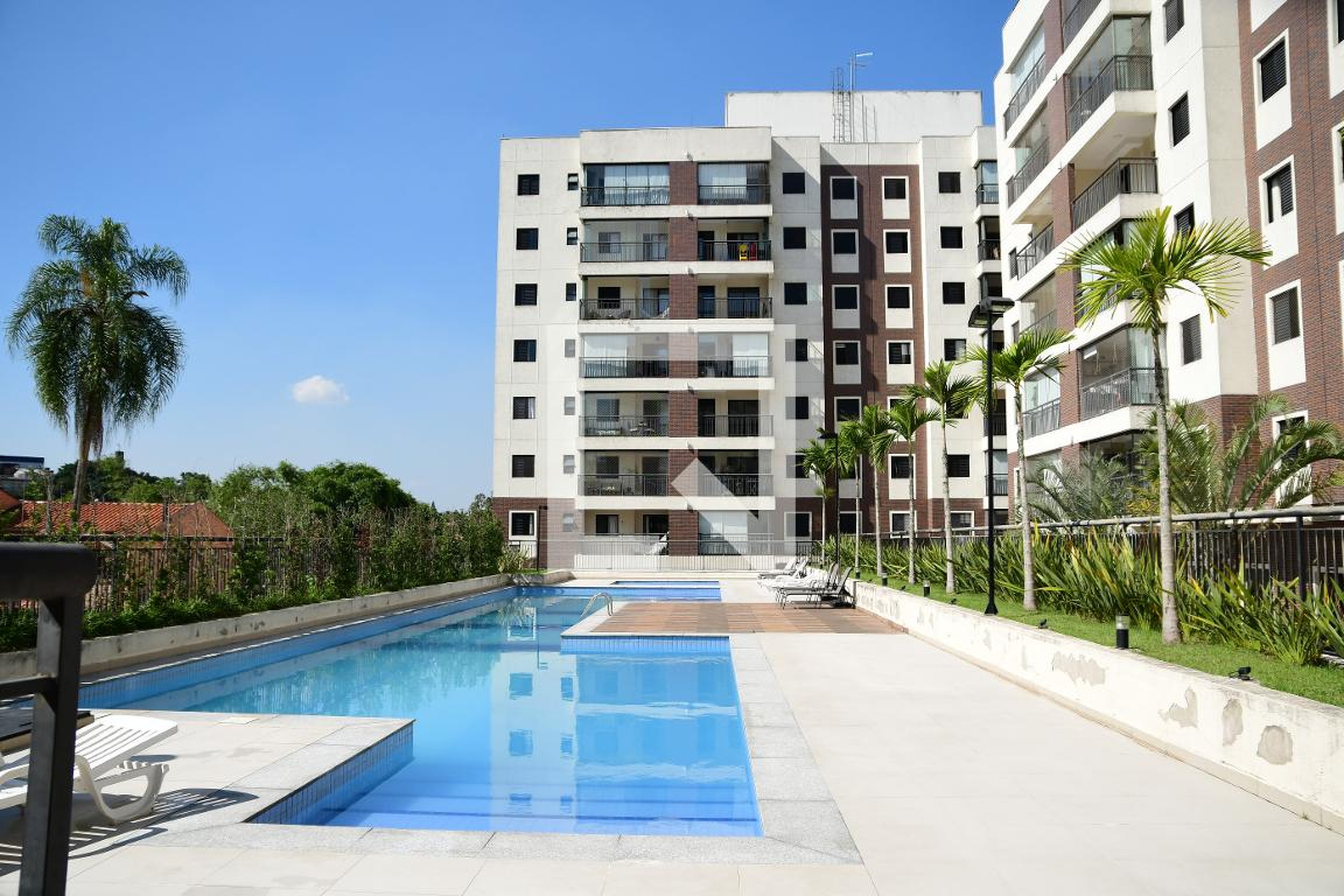 Fachada Condomínio Estilo Granja Viana