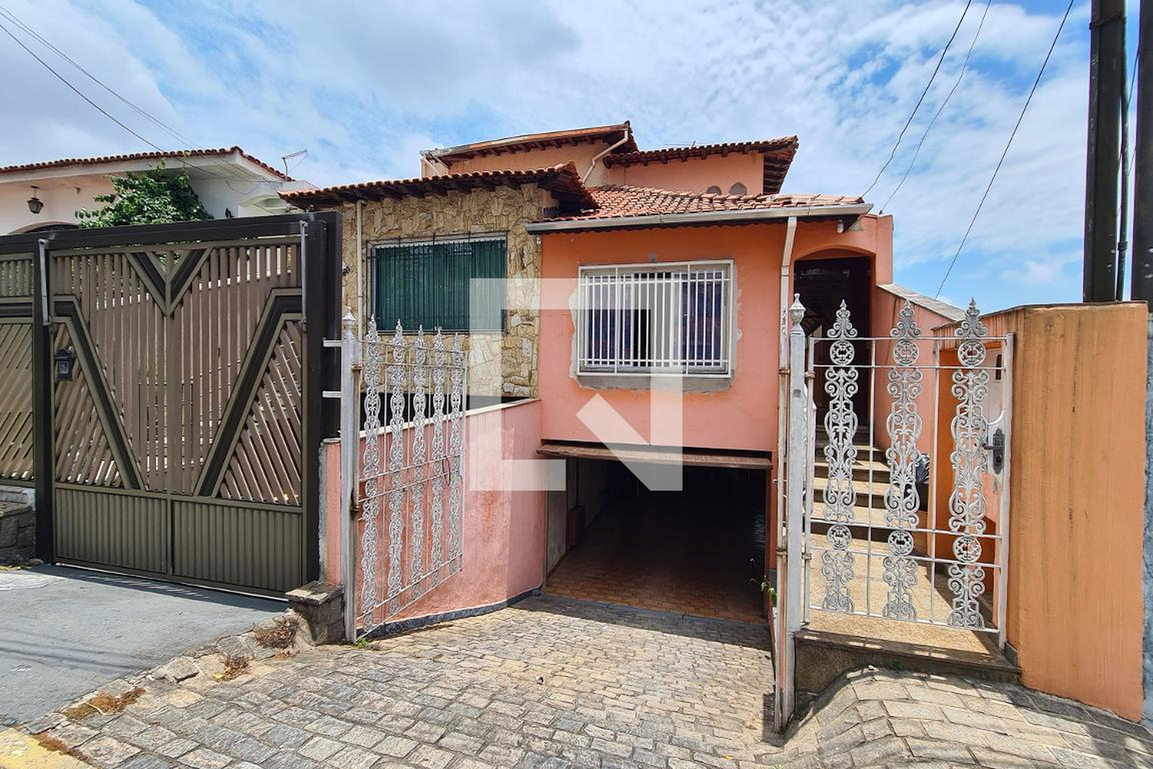 Fachada Condomínio em Rua Horácio Rodrigues, 256