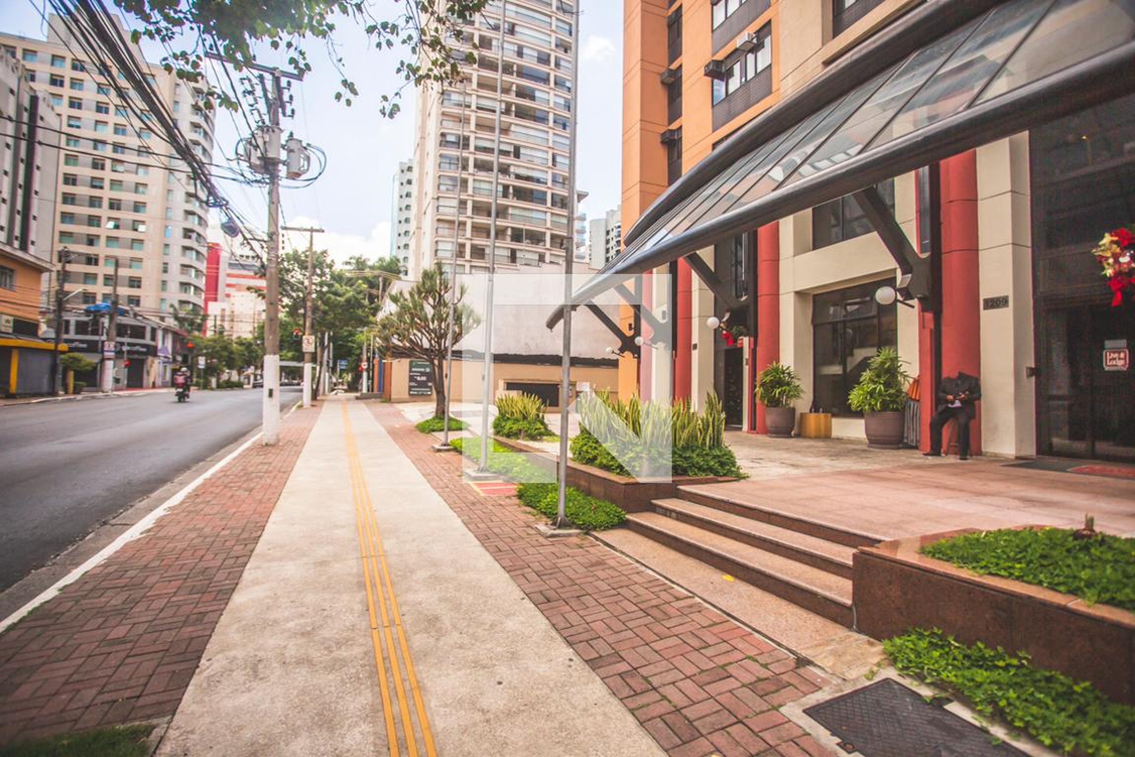 Fachada Condomínio em Rua Borges Lagoa, 1208