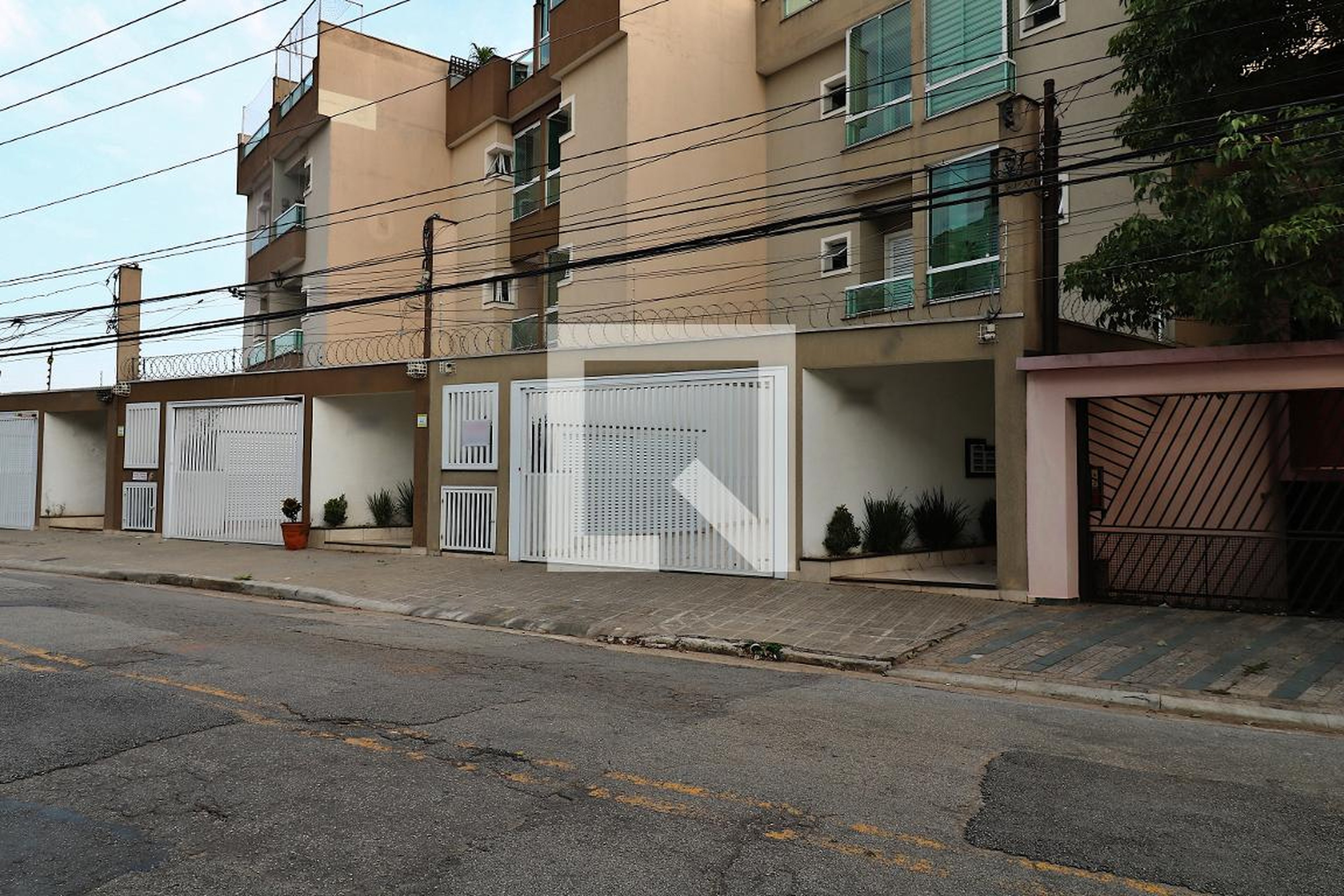 Fachada Condomínio em Rua Manduri, 357