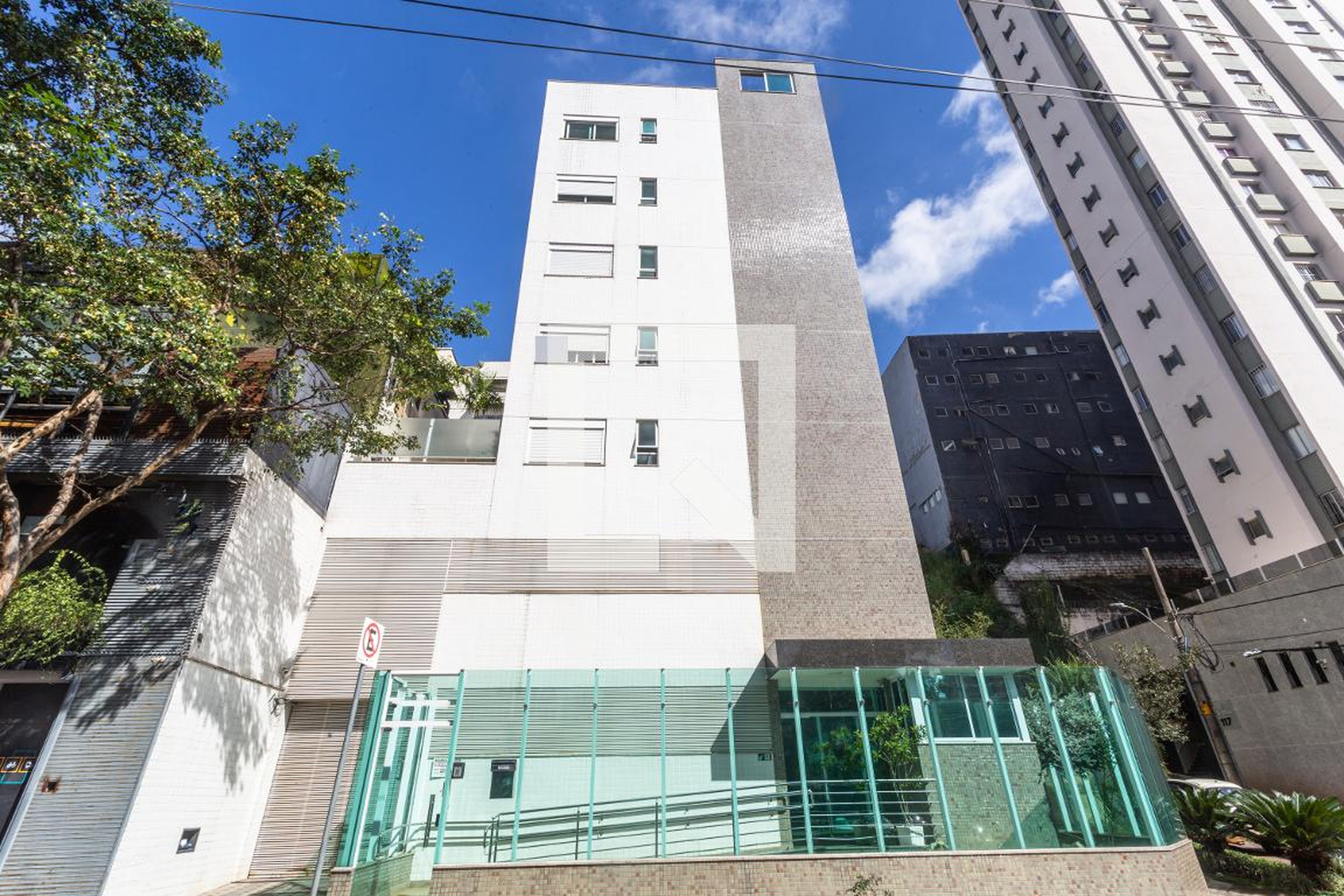 Fachada Condomínio em Rua Estados Unidos, 8