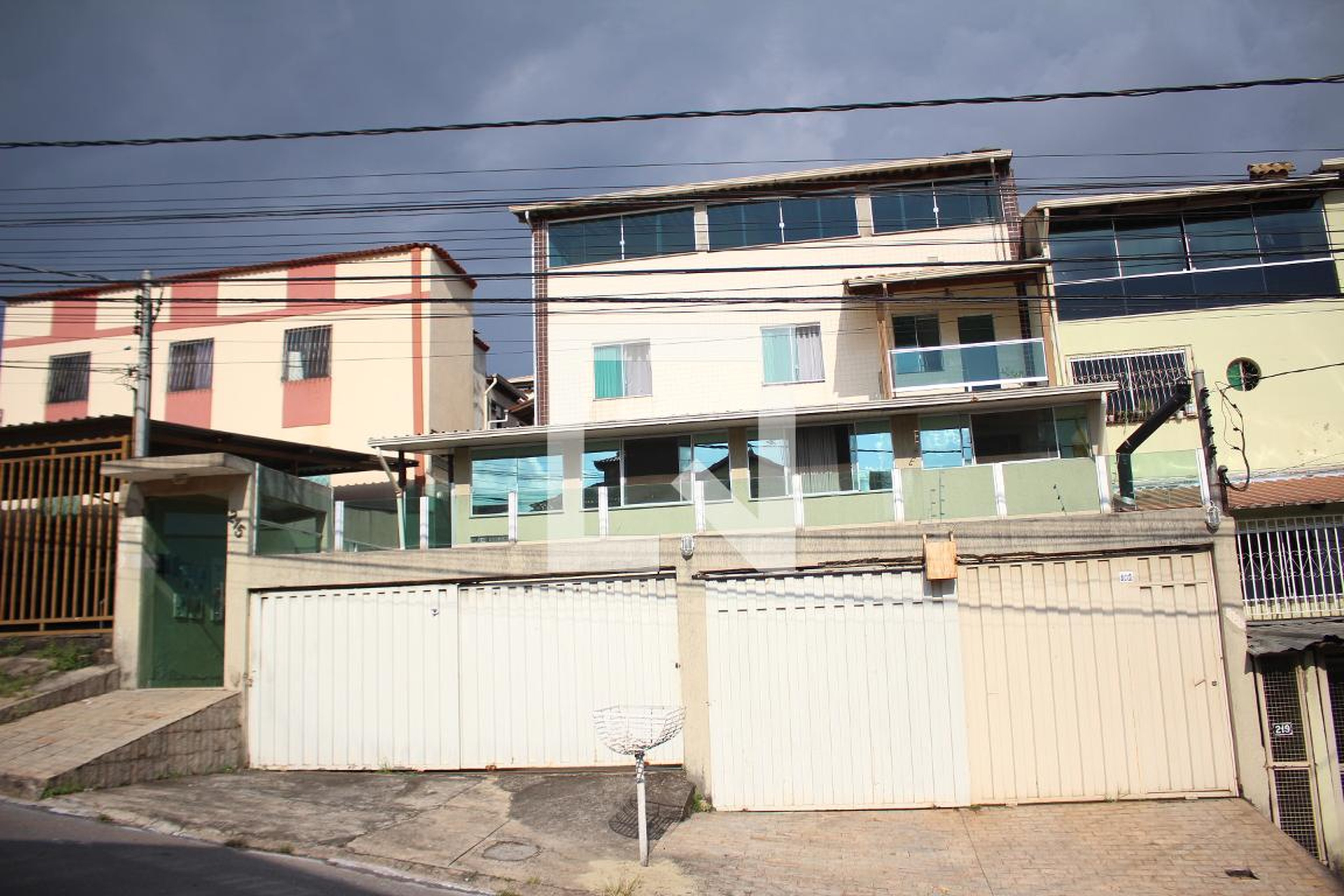 Fachada Condomínio em Rua Basiléia, 215