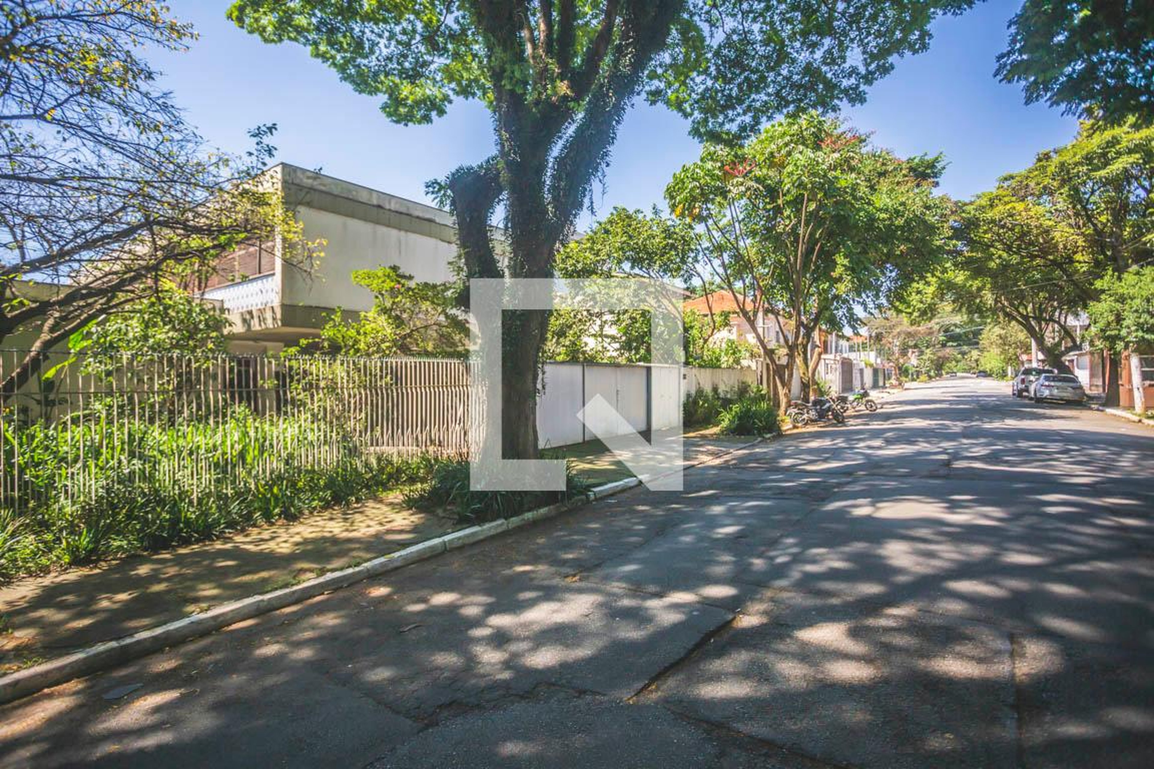 Fachada Condomínio em Avenida Itacira, 1071