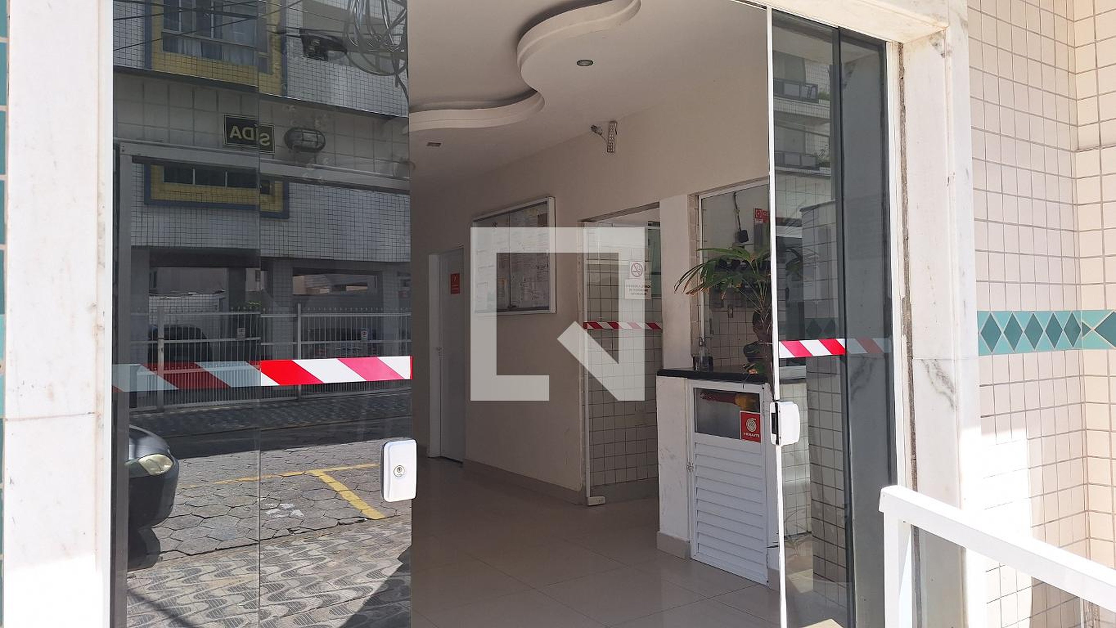 Entrada - Augustus I